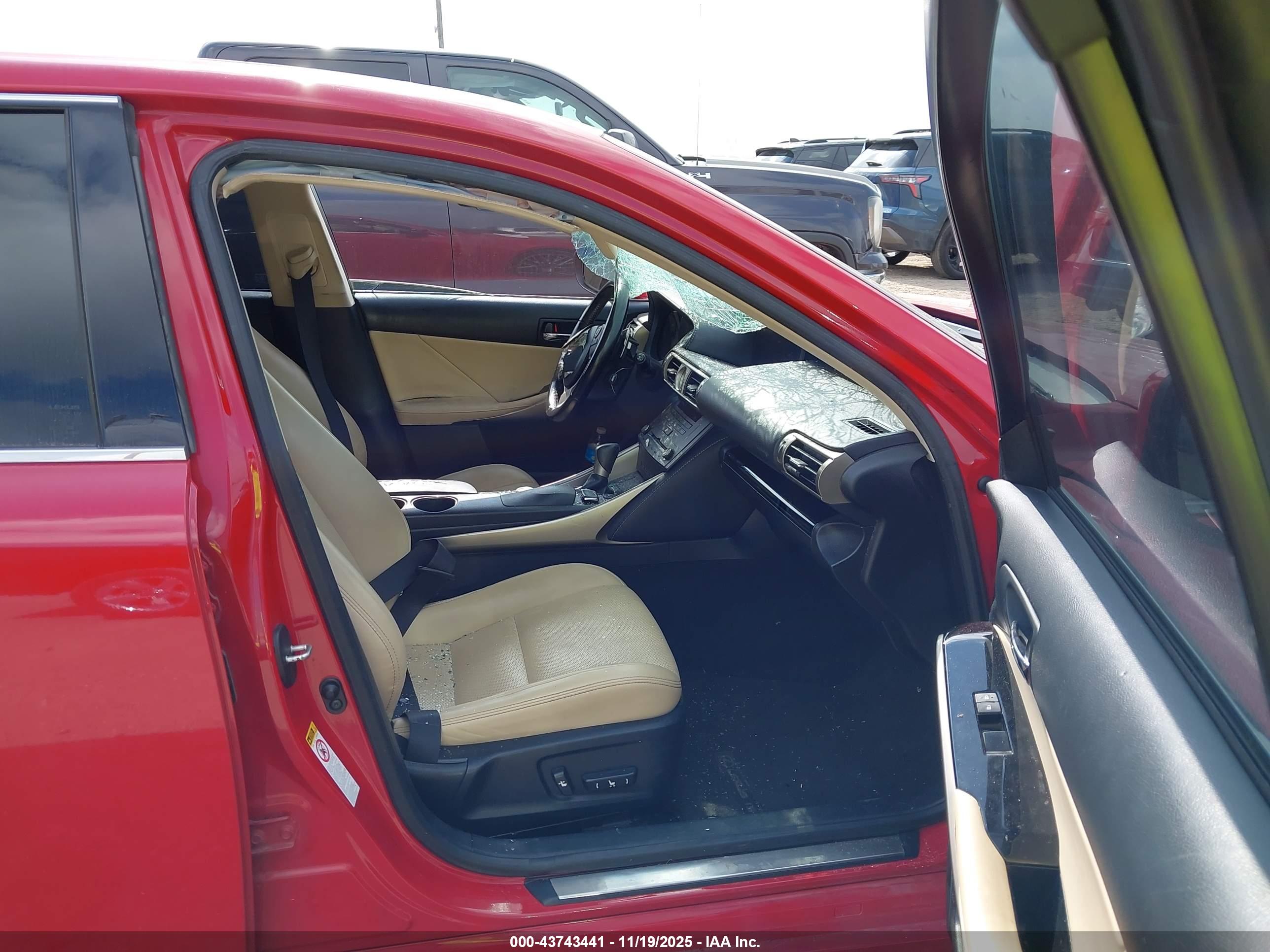 LEXUS IS image 5