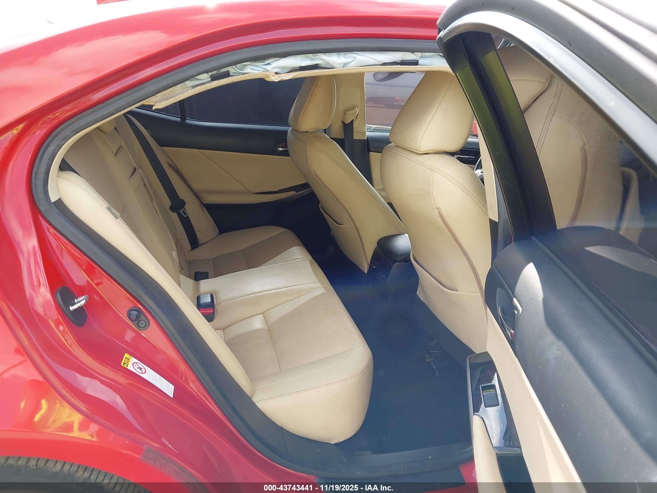 LEXUS IS image 8