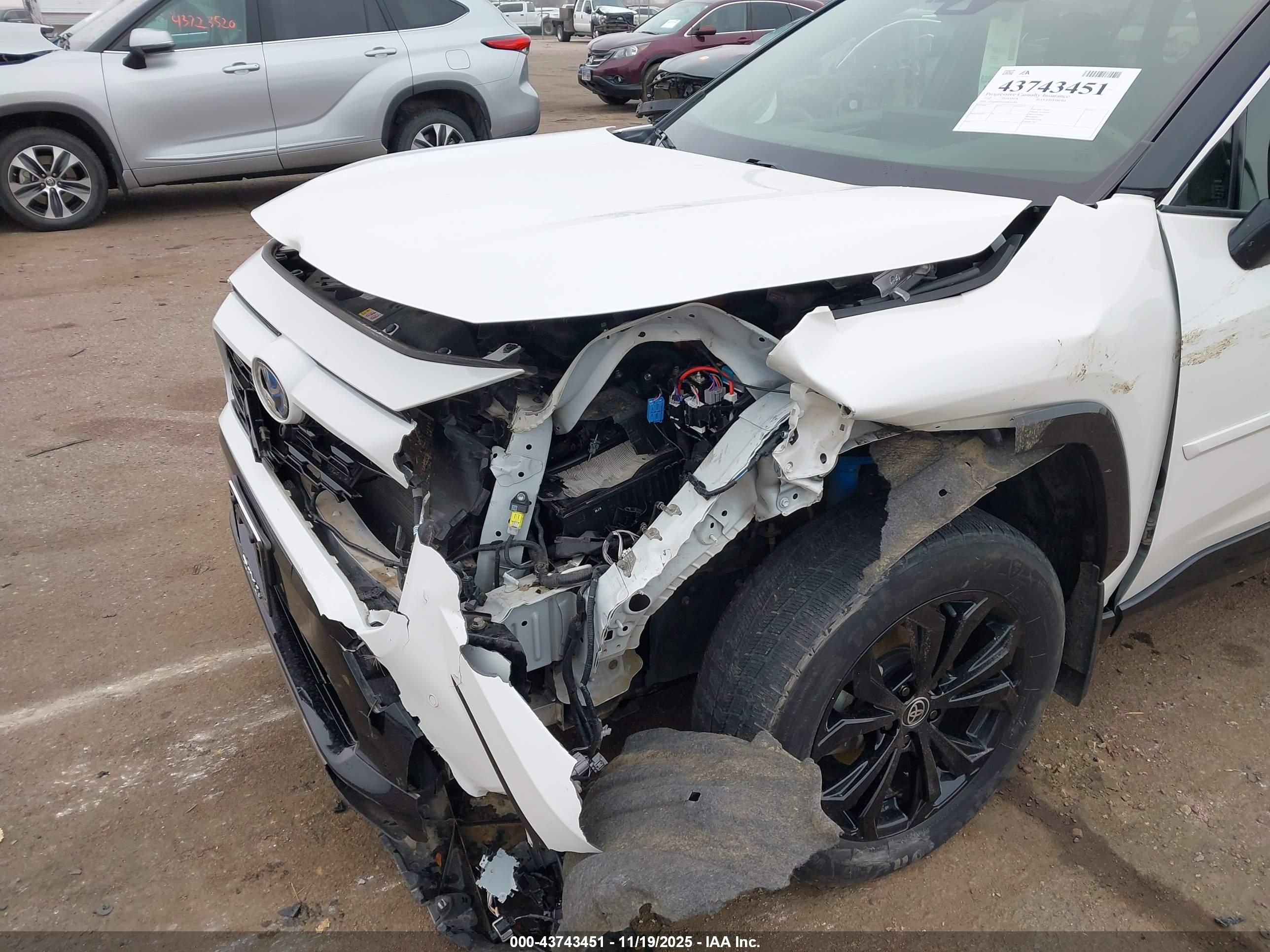 TOYOTA RAV4 image 6