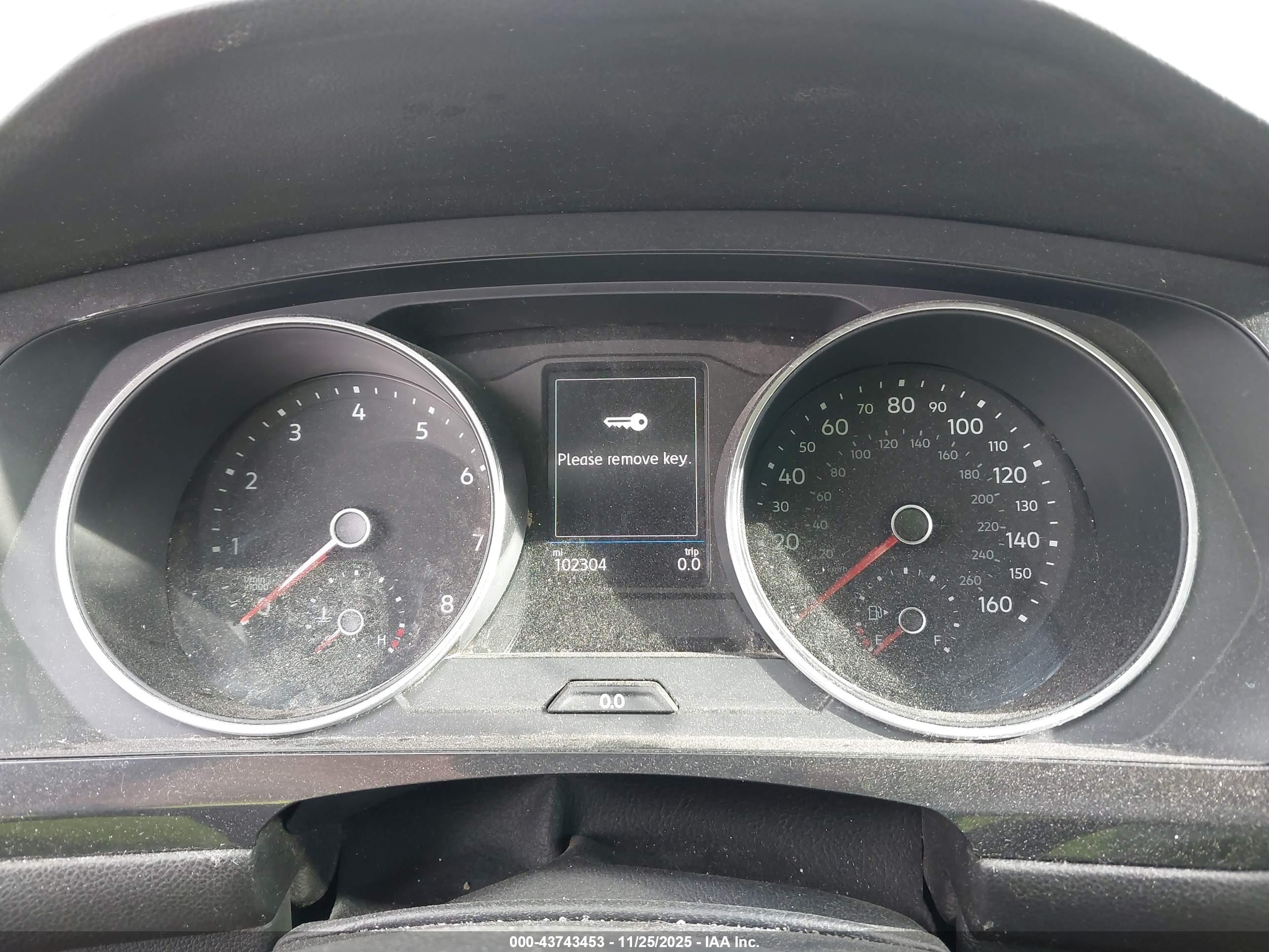 VOLKSWAGEN TIGUAN image 7