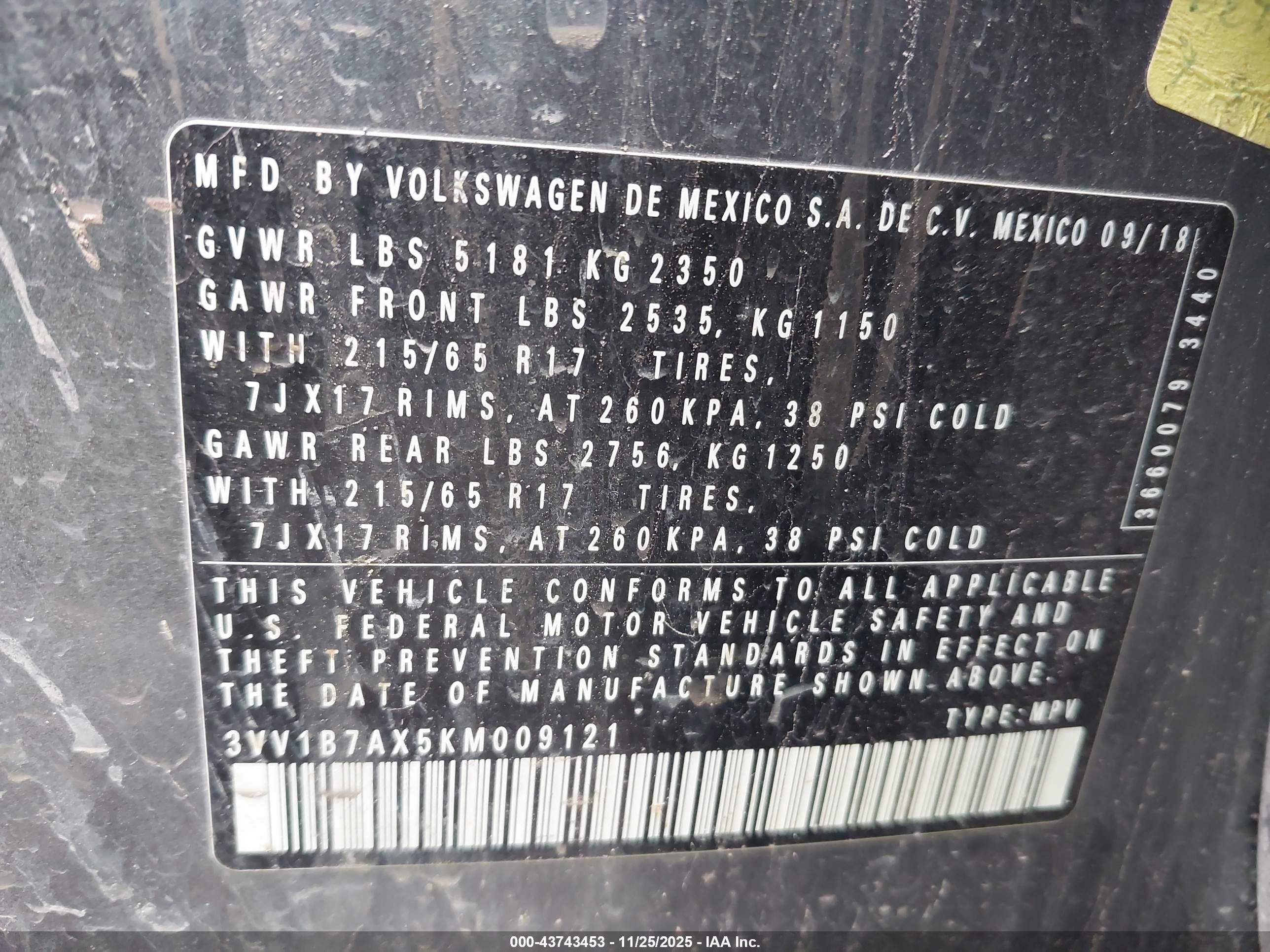 VOLKSWAGEN TIGUAN image 9
