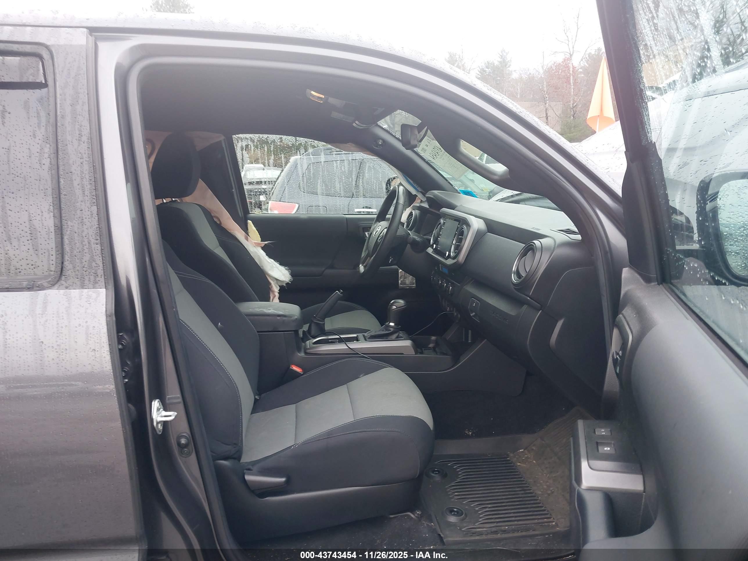 TOYOTA TACOMA image 5