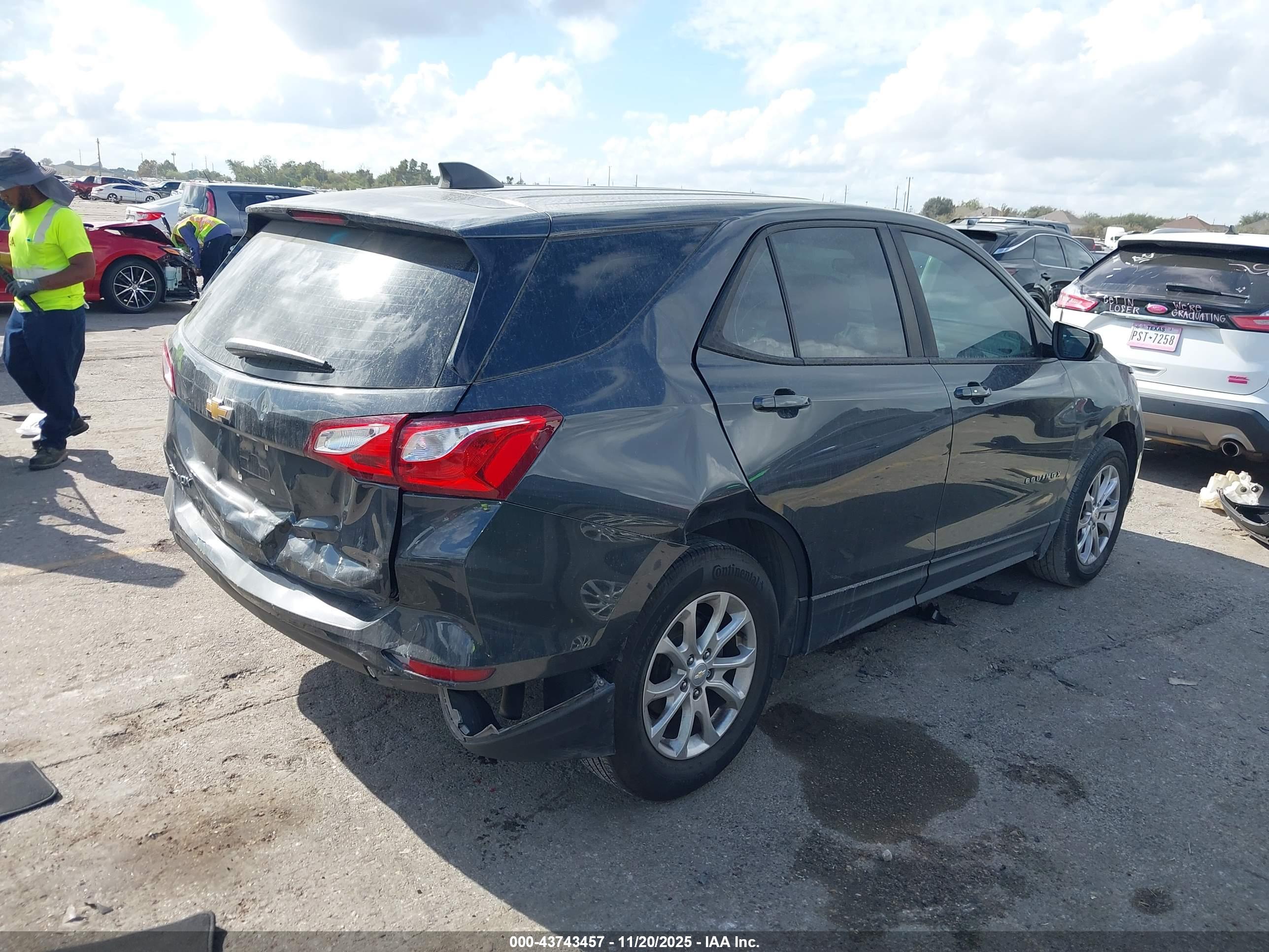 CHEVROLET EQUINOX image 4