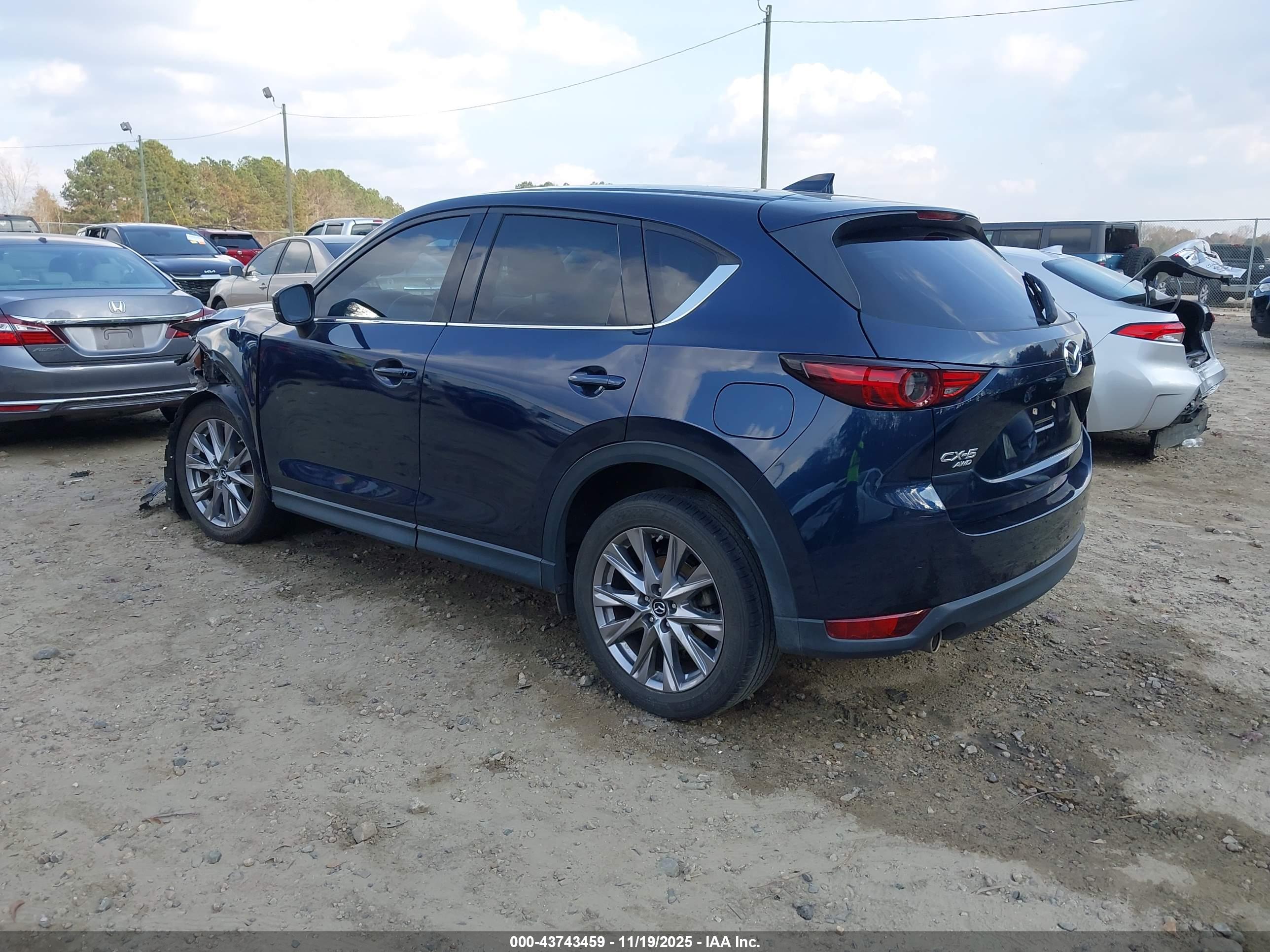 MAZDA CX-5 image 3
