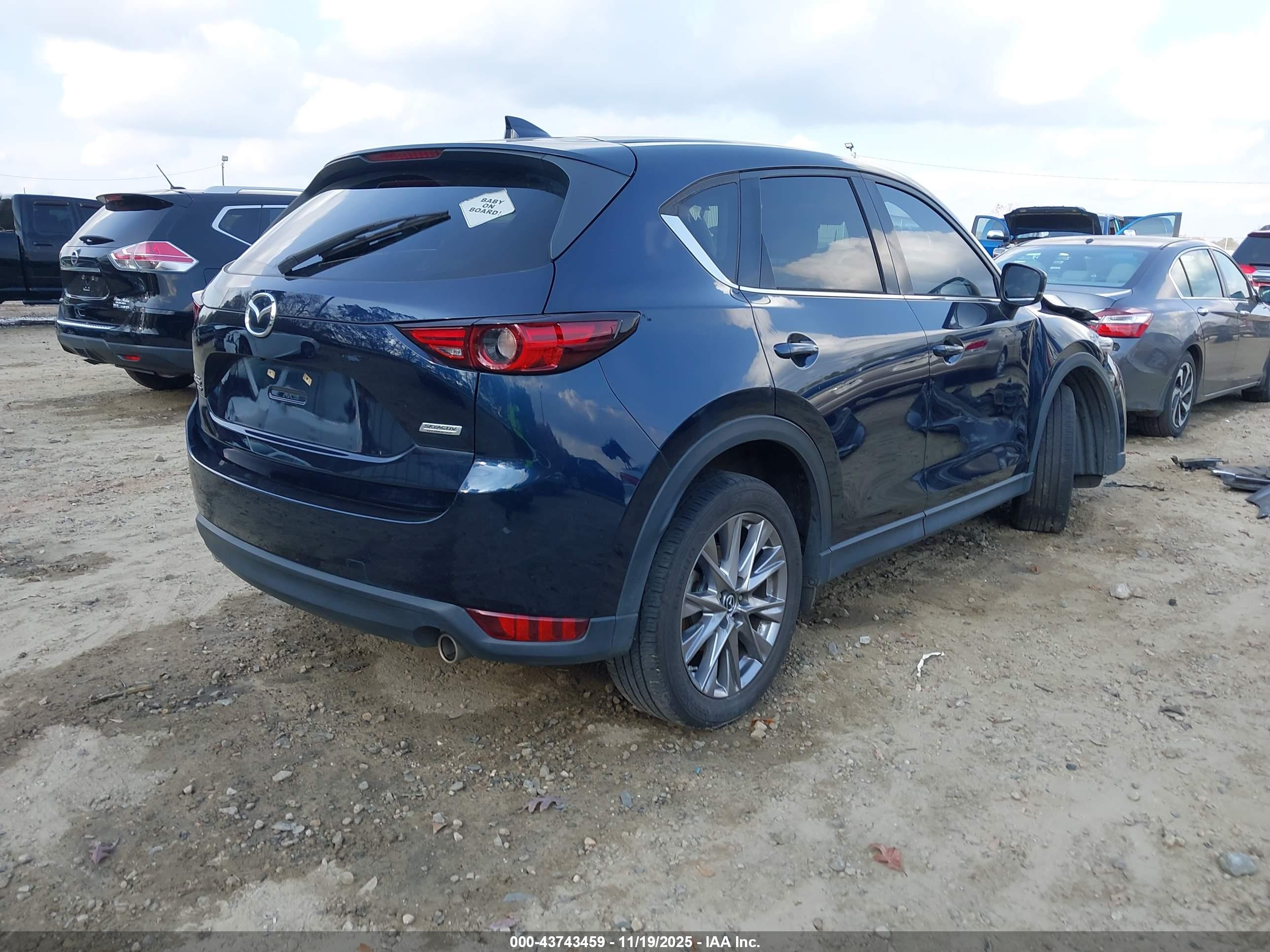 MAZDA CX-5 image 4