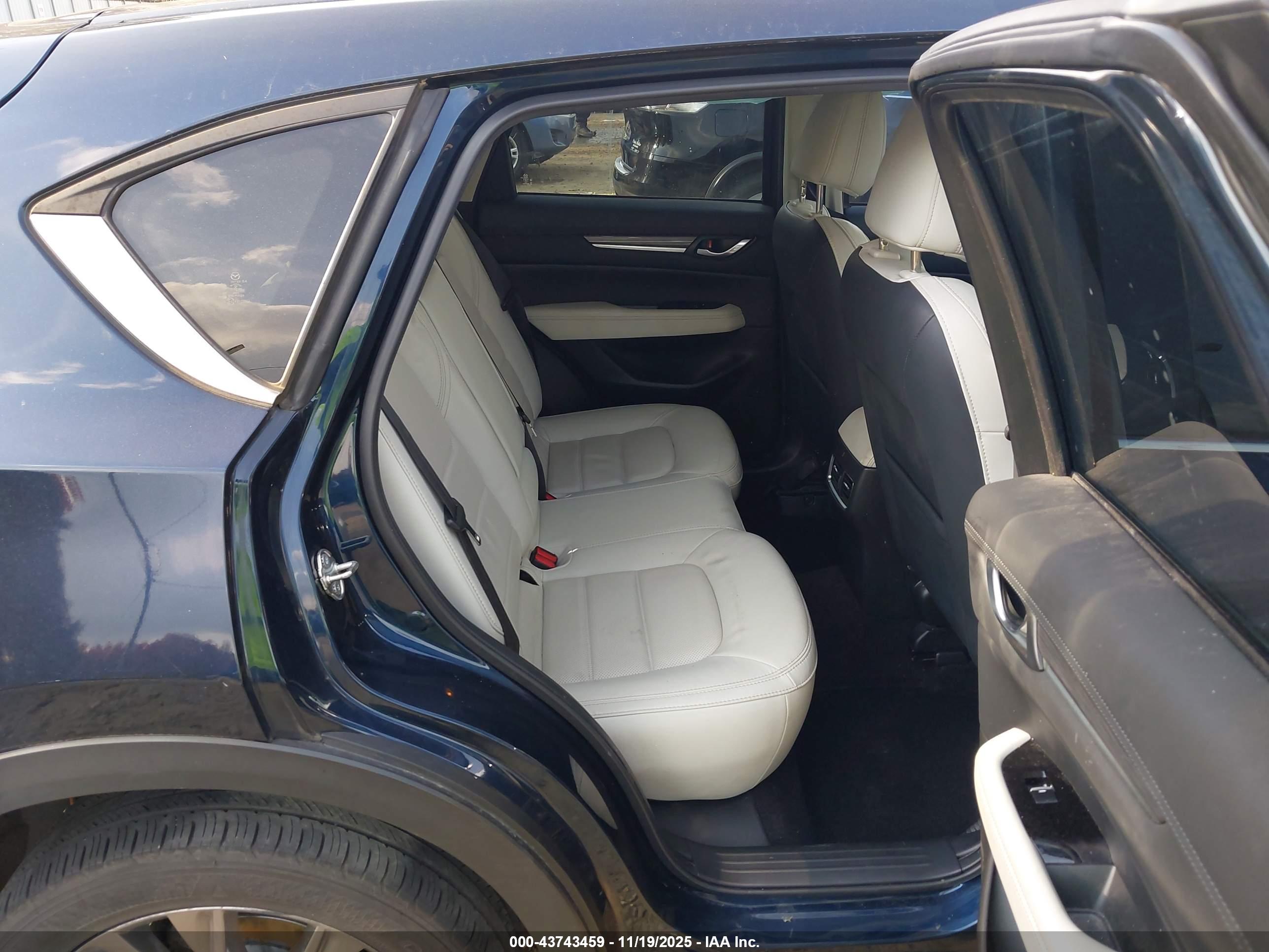 MAZDA CX-5 image 8