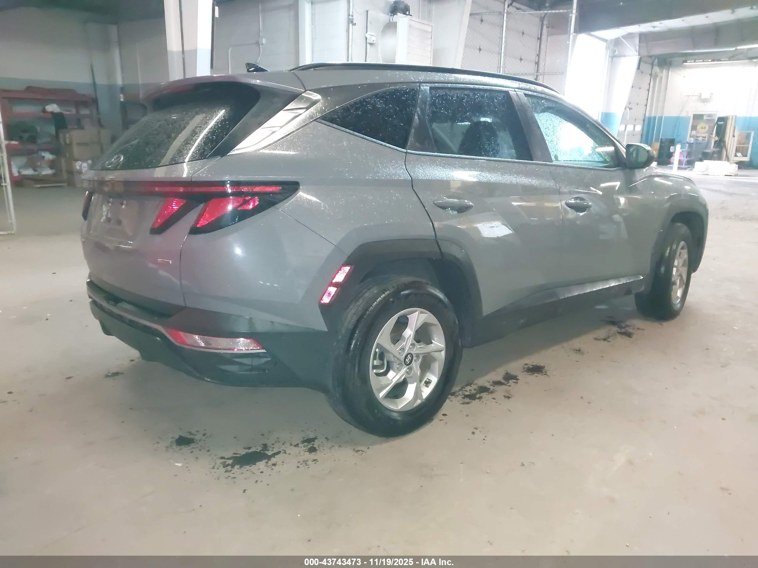 HYUNDAI TUCSON image 4