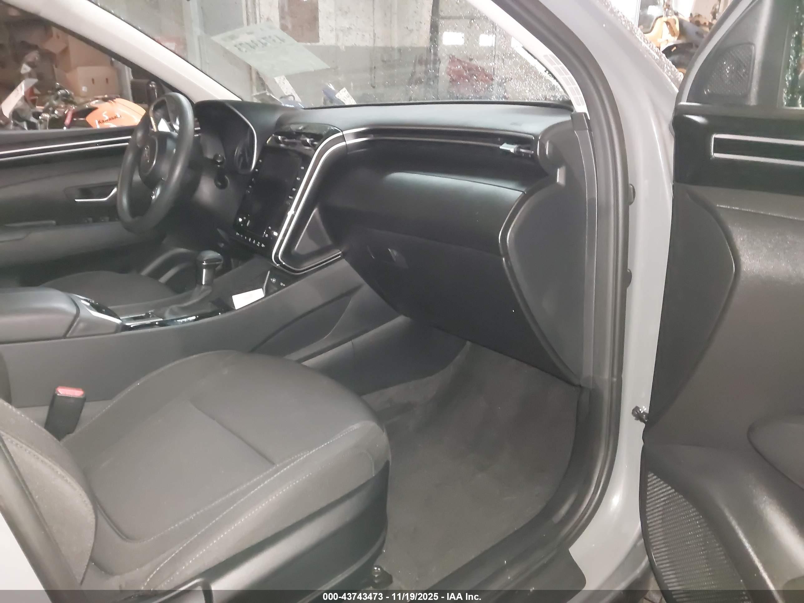 HYUNDAI TUCSON image 5