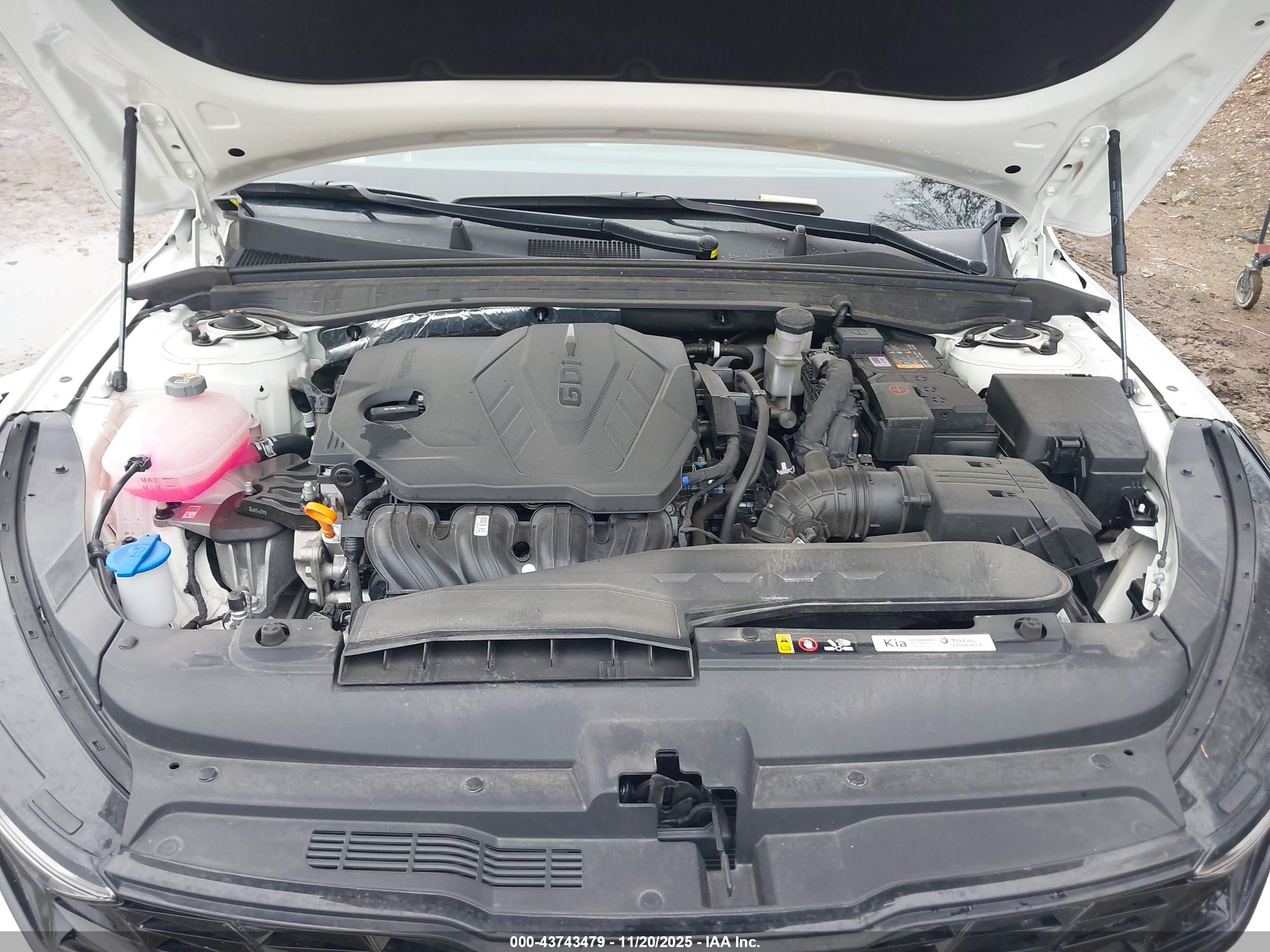 KIA K5 image 10