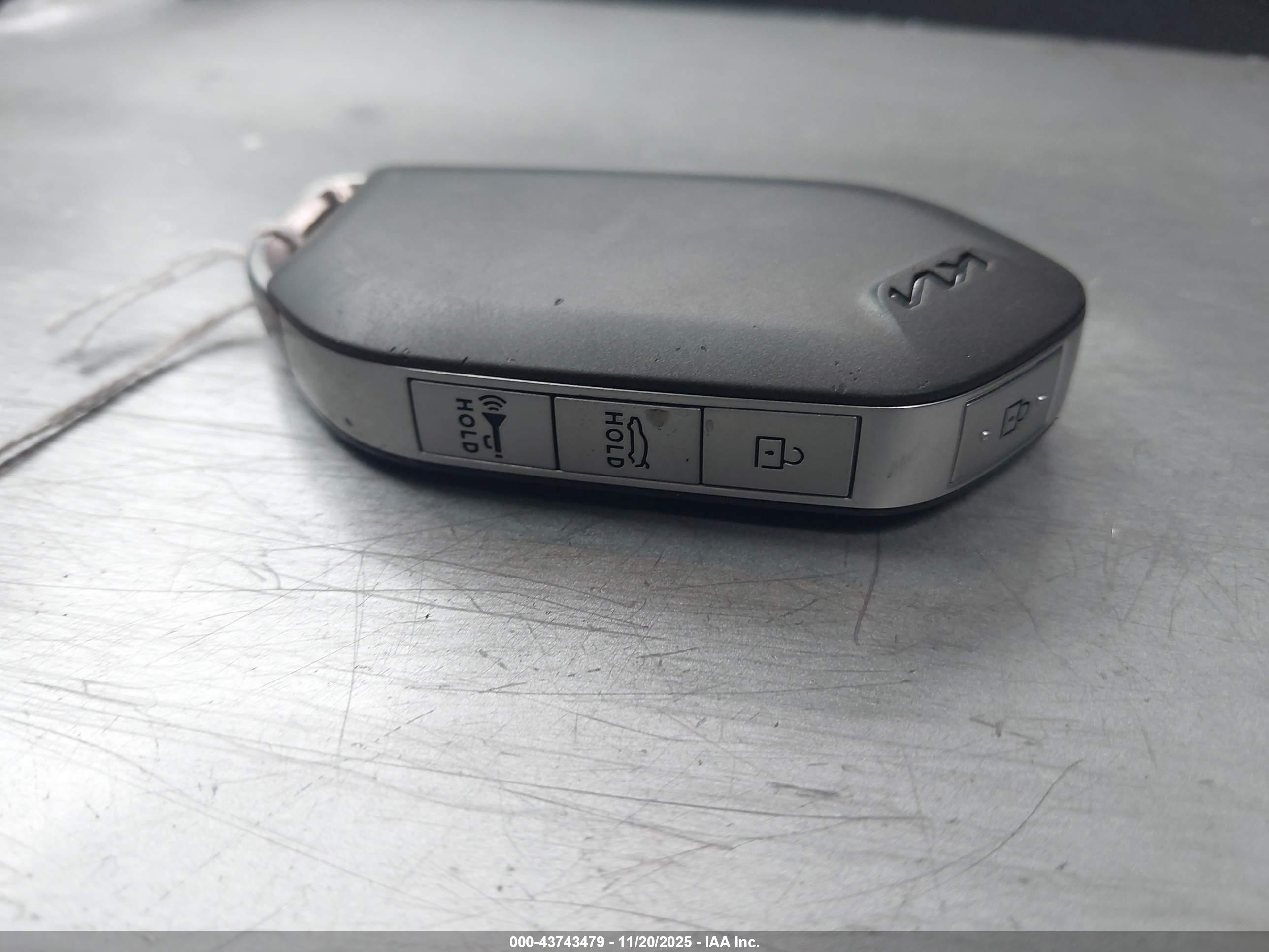 KIA K5 image 11