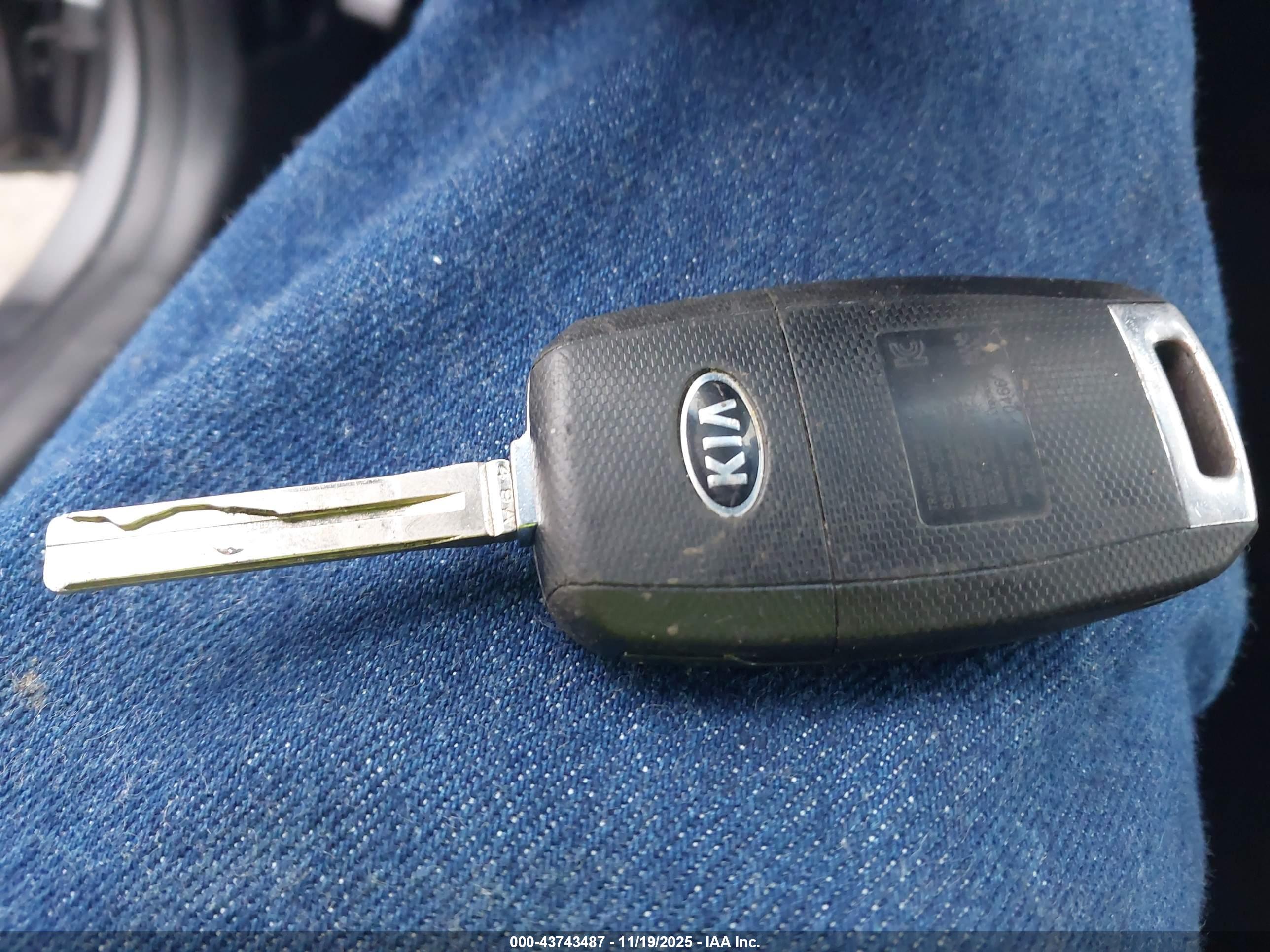 KIA SPORTAGE image 11