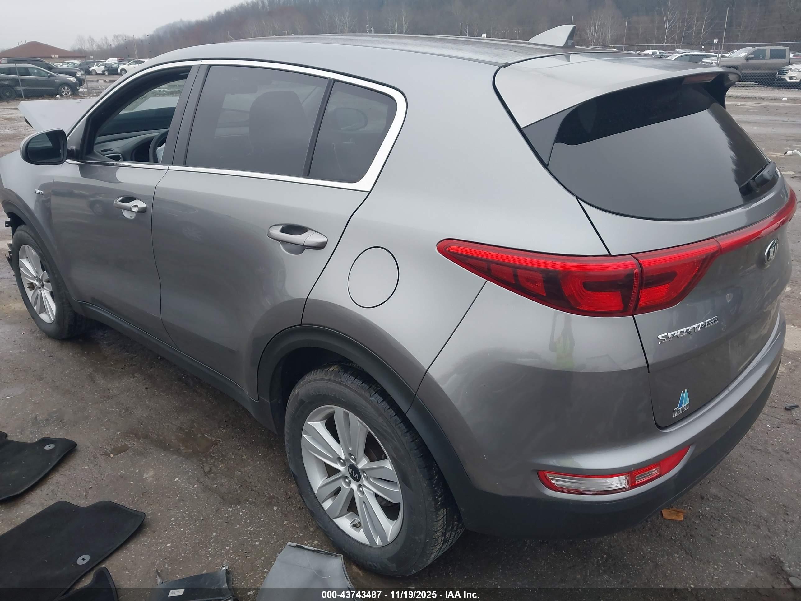 KIA SPORTAGE image 3