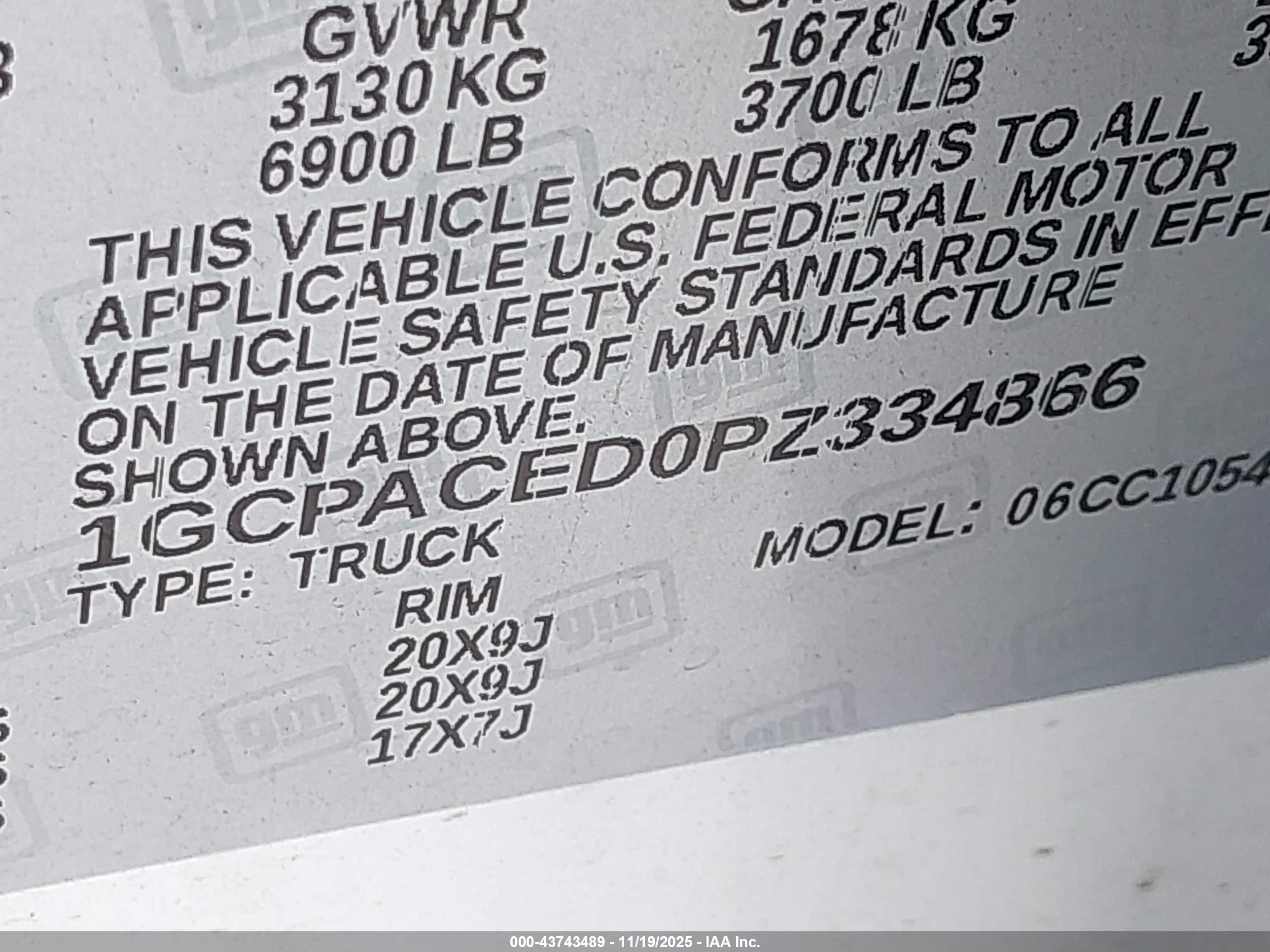 CHEVROLET SILVERADO image 9