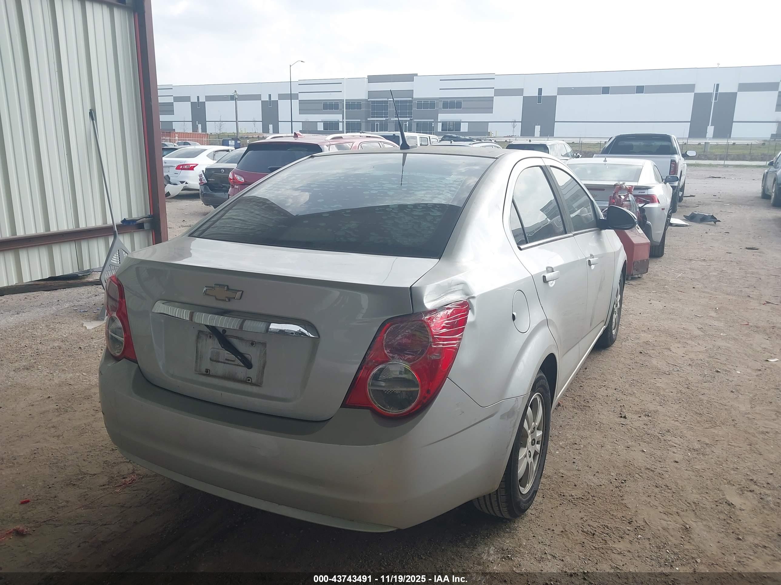 CHEVROLET SONIC image 4