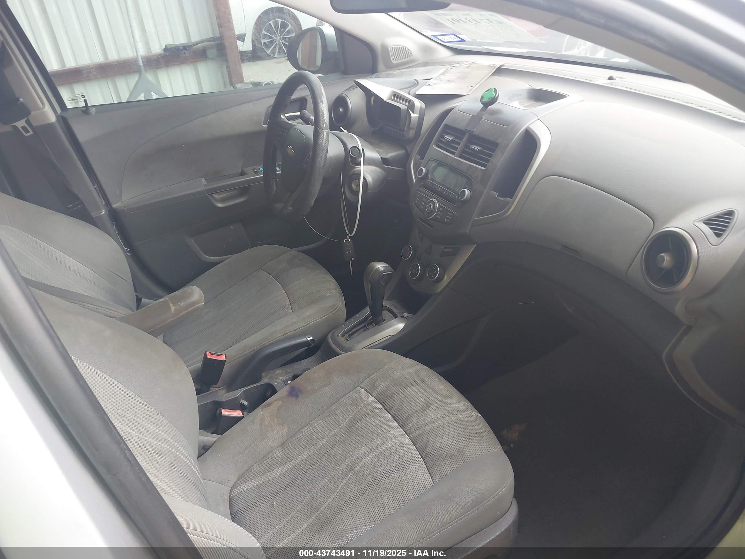 CHEVROLET SONIC image 5