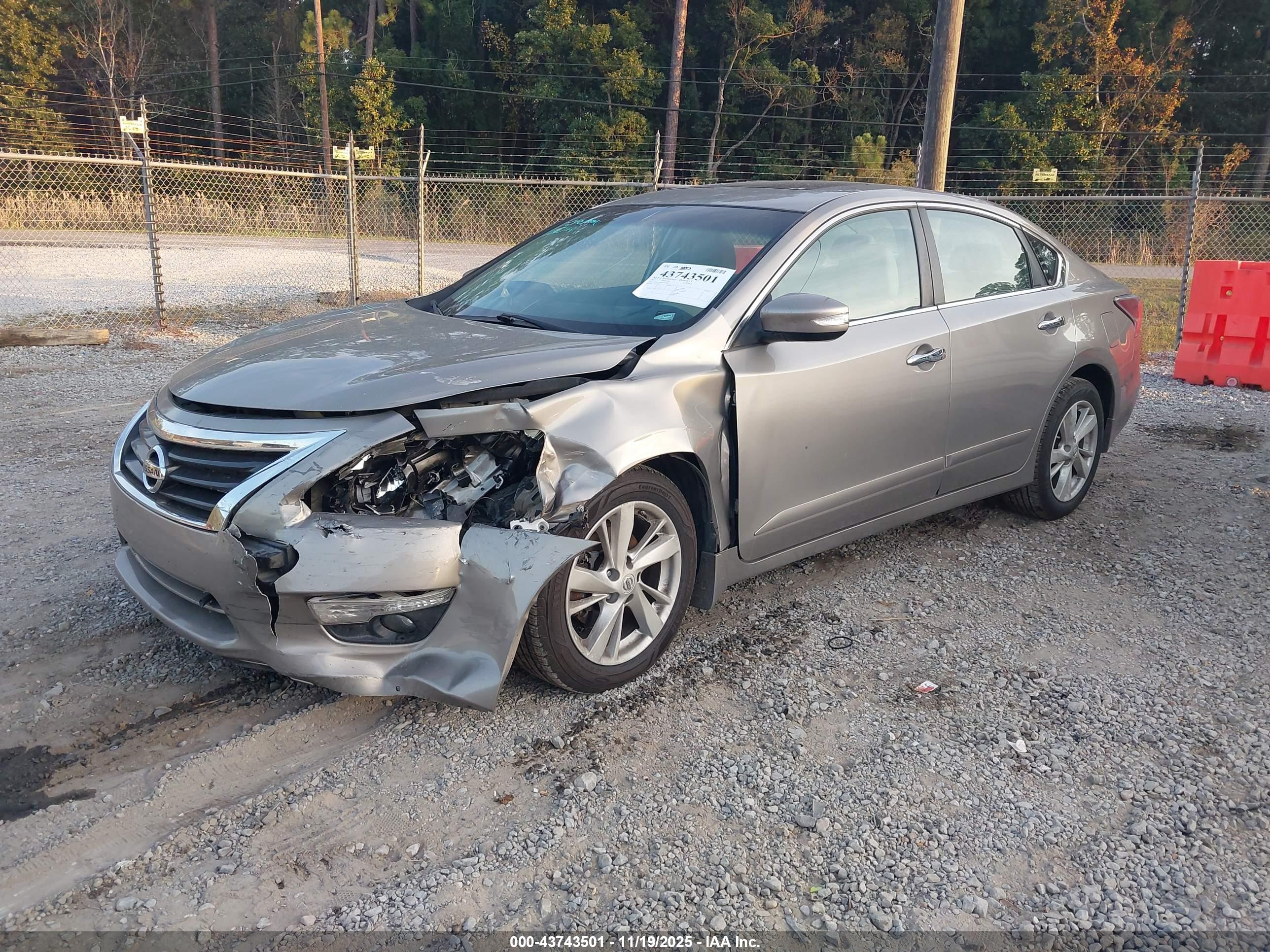 NISSAN ALTIMA image 2