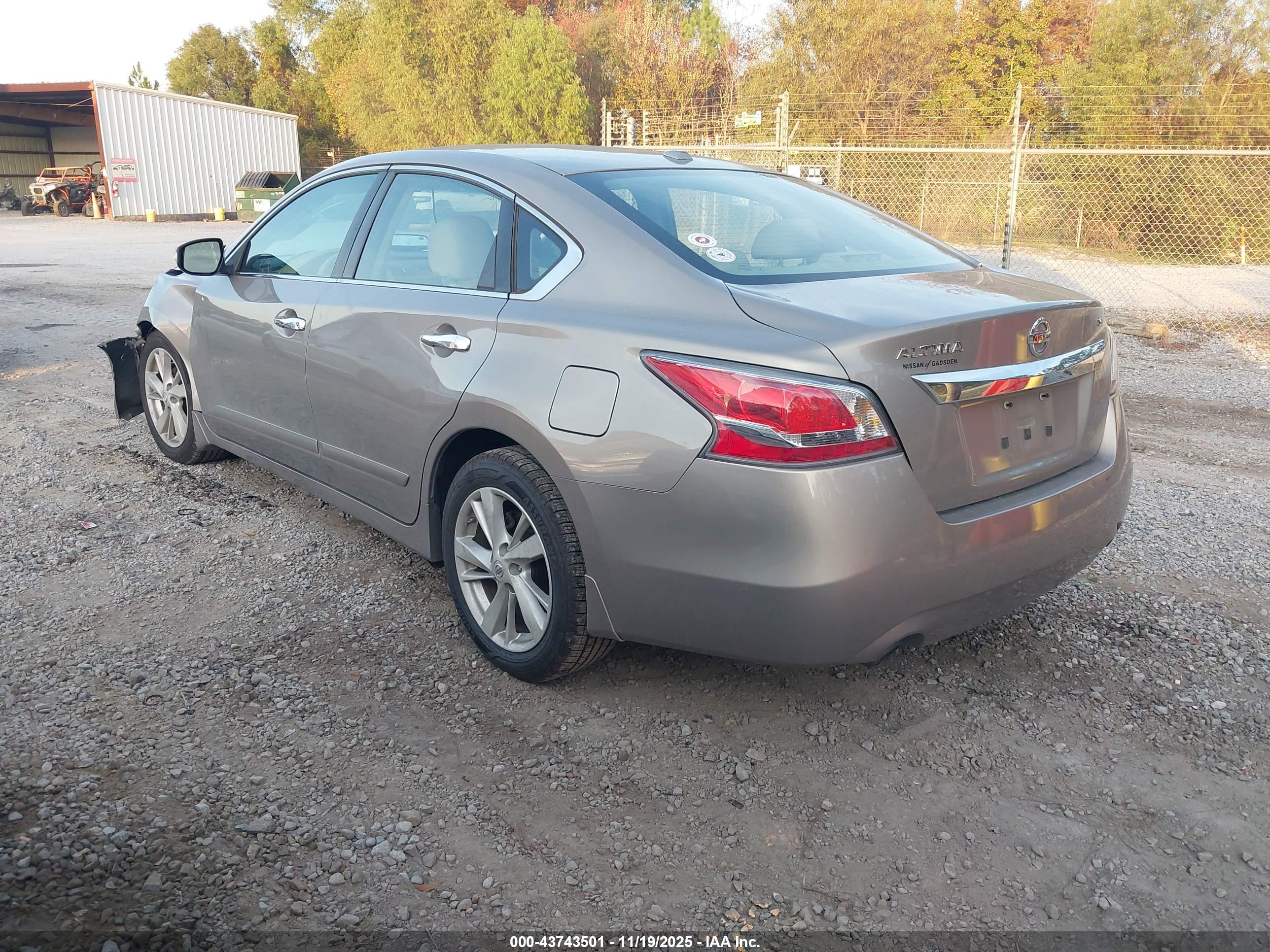 NISSAN ALTIMA image 3