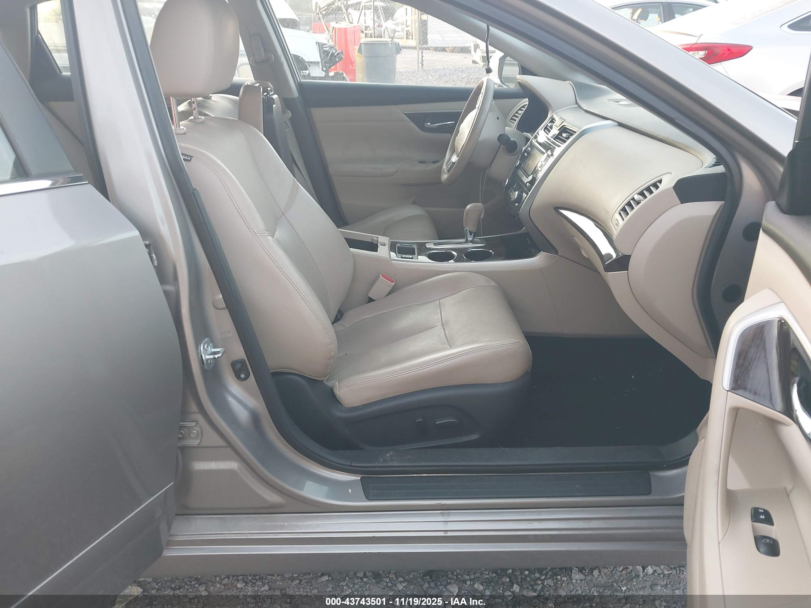 NISSAN ALTIMA image 5
