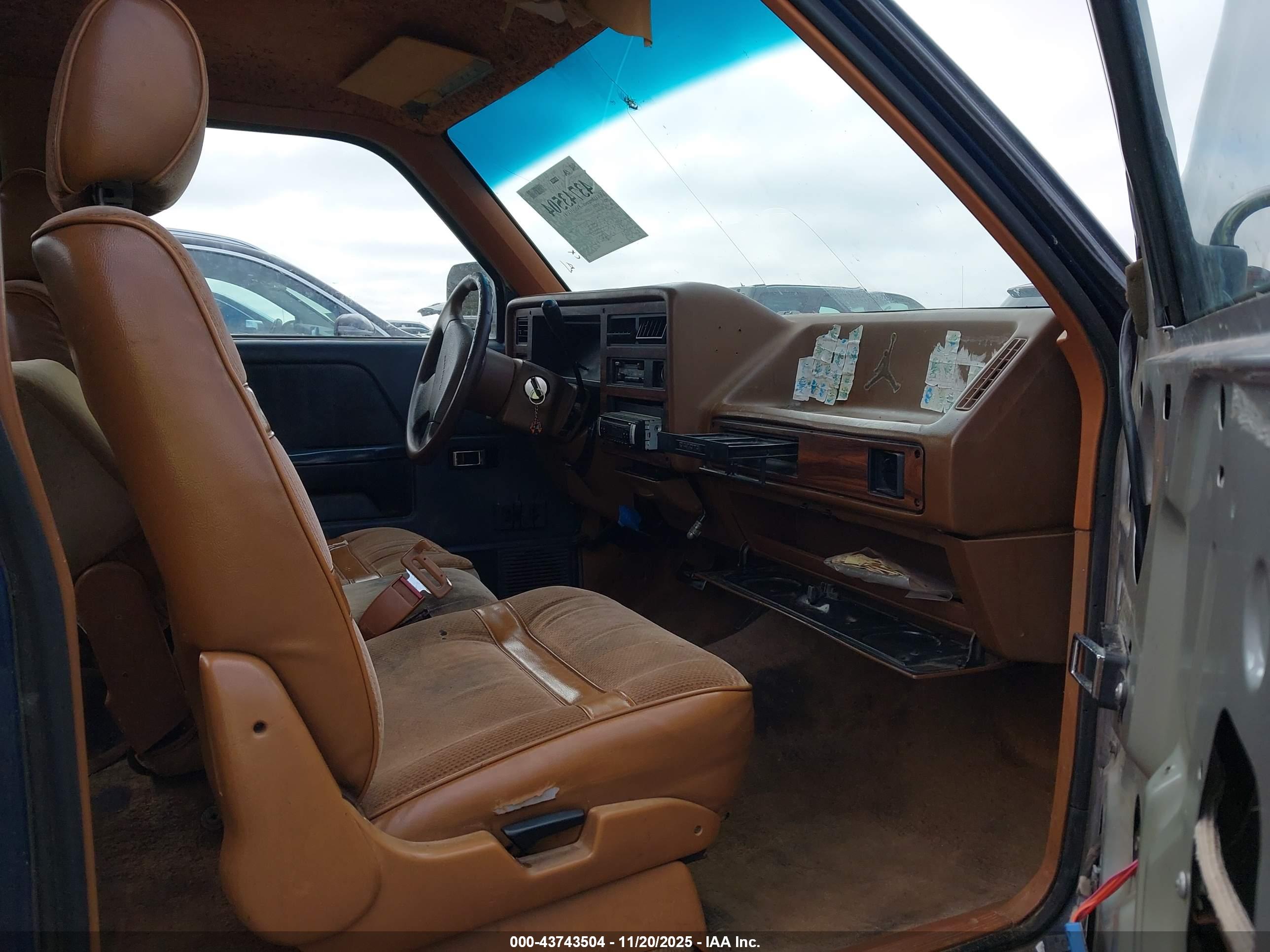 DODGE DAKOTA image 5