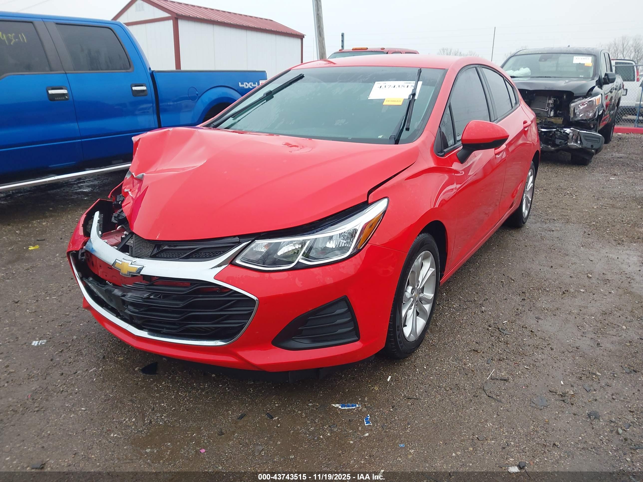 CHEVROLET CRUZE image 2