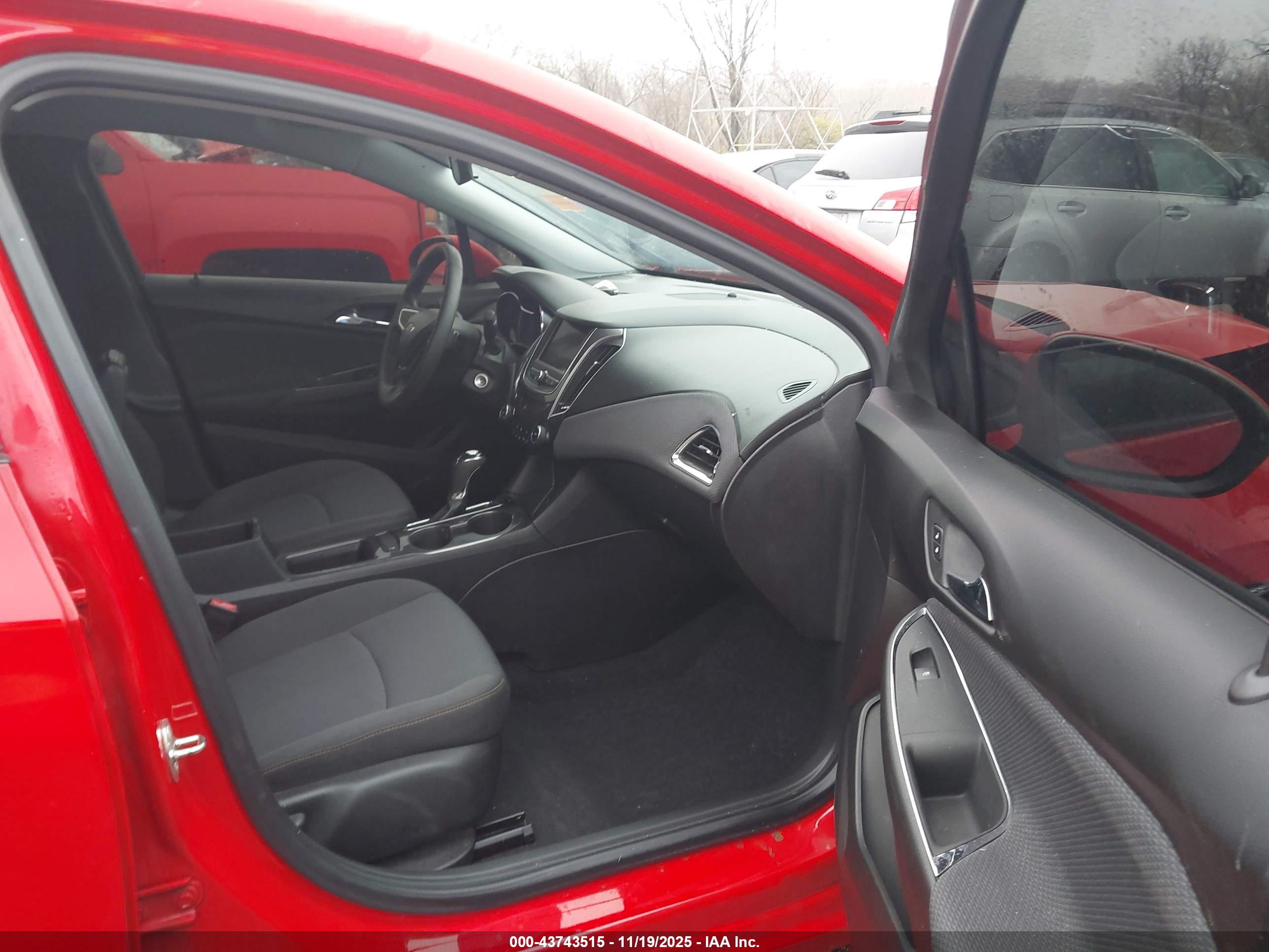 CHEVROLET CRUZE image 5