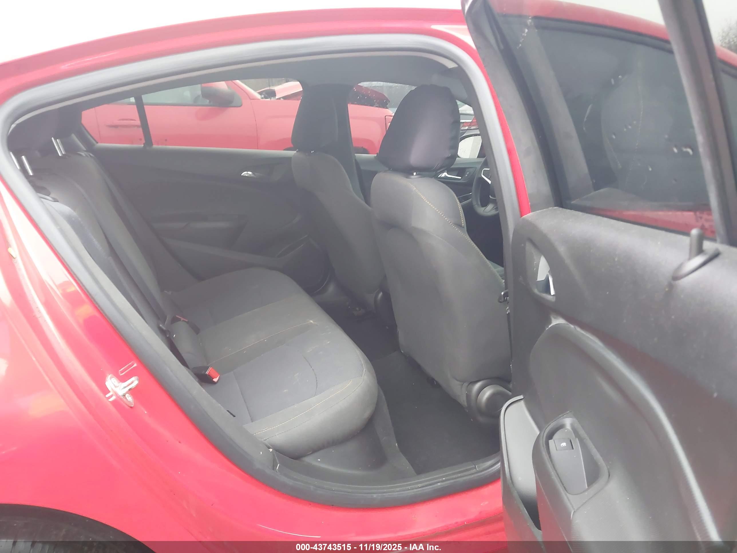 CHEVROLET CRUZE image 8