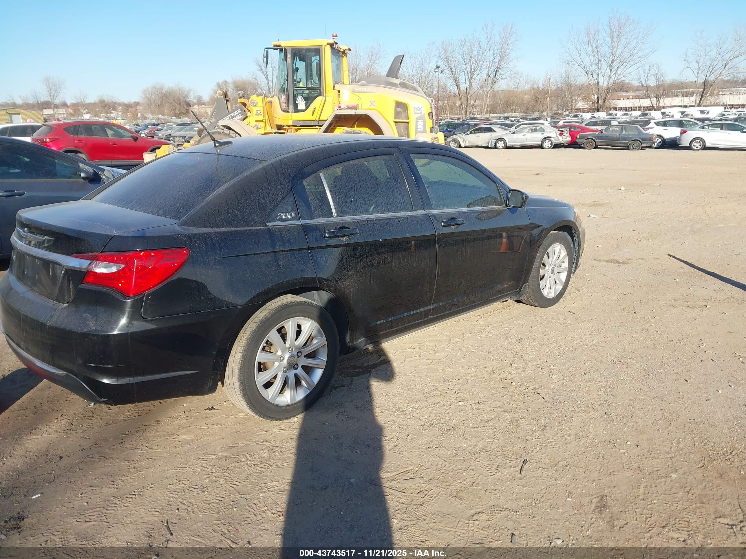 CHRYSLER 200 image 4