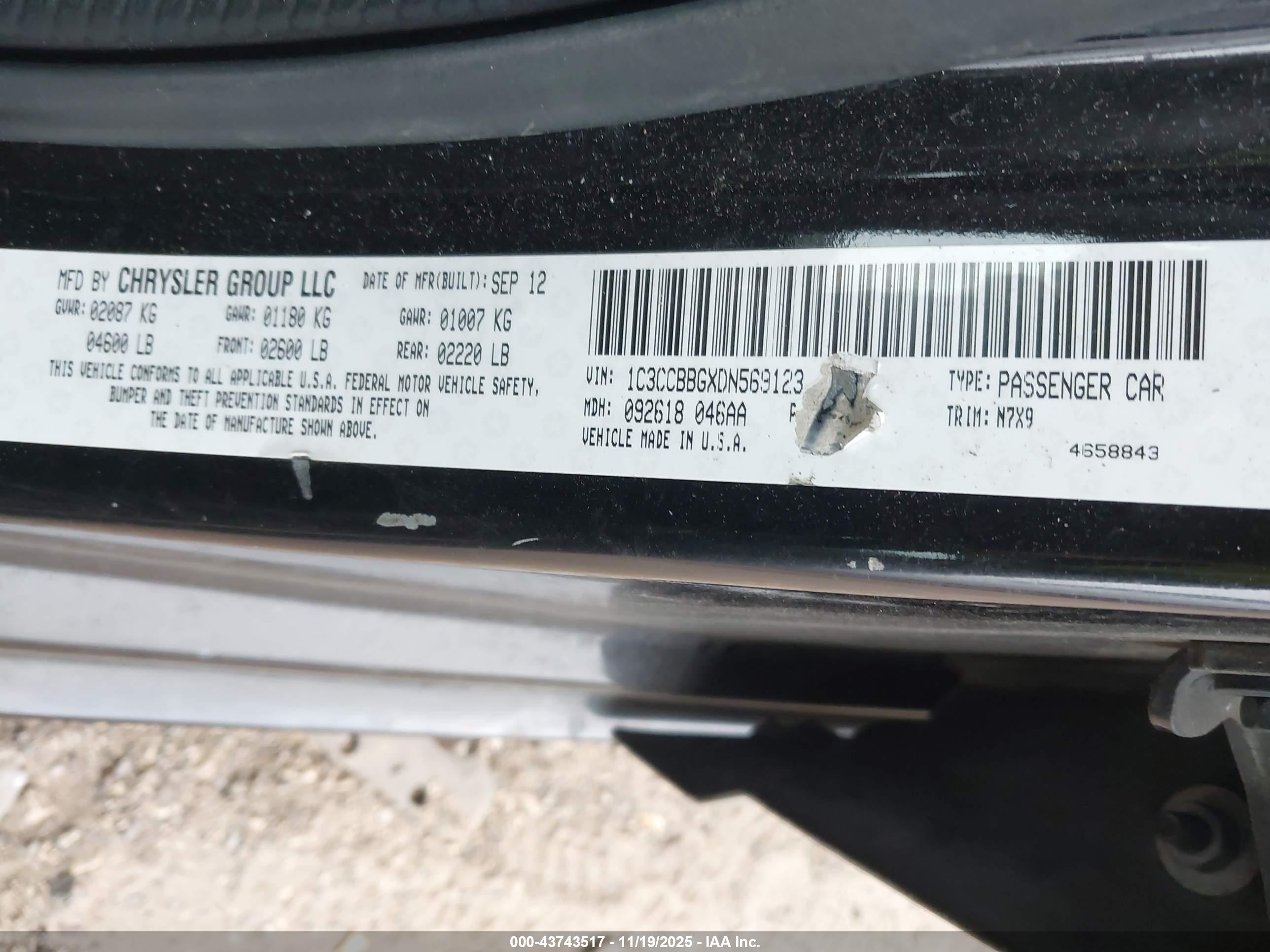 CHRYSLER 200 image 9