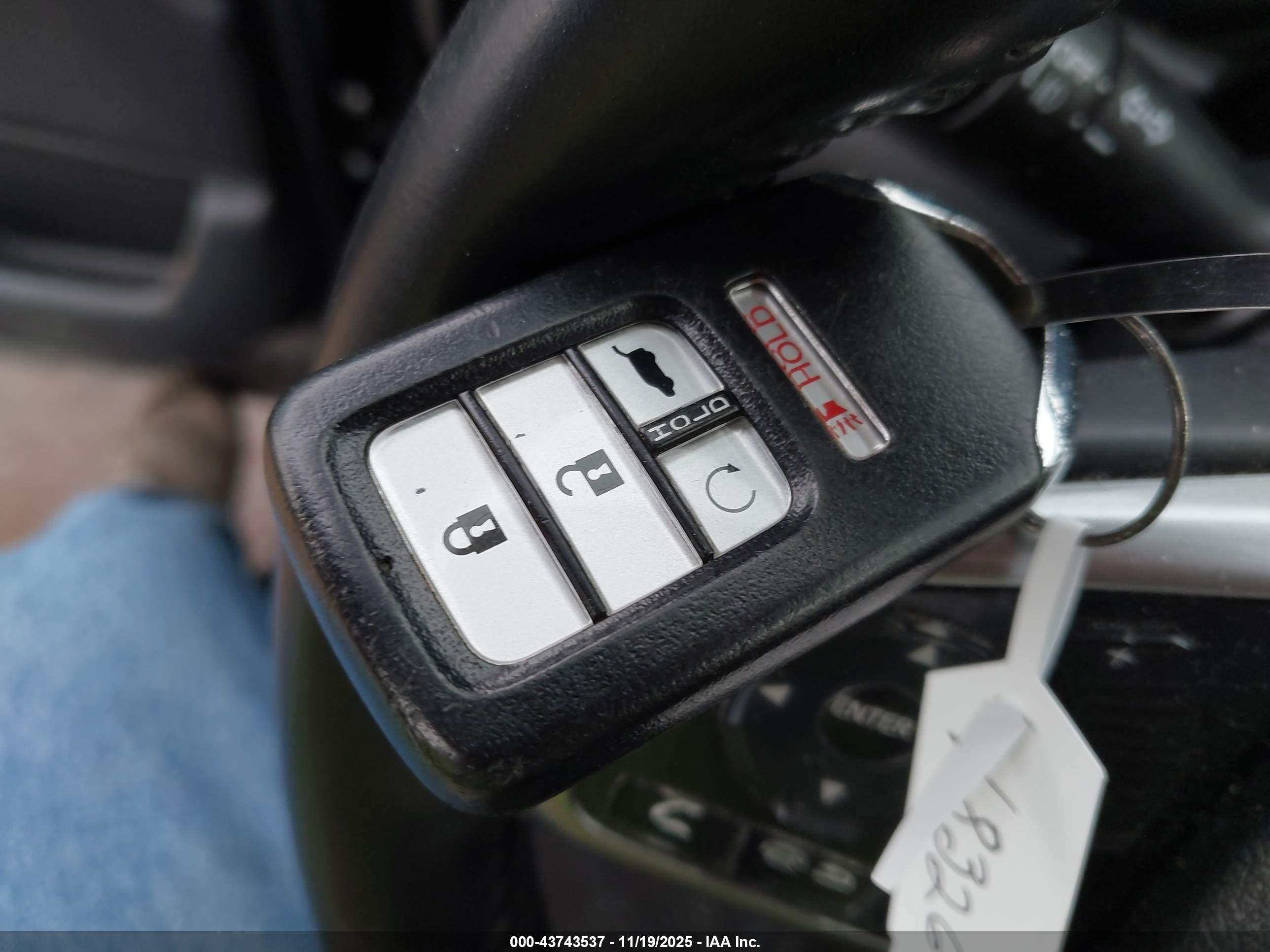 HONDA CR-V image 11