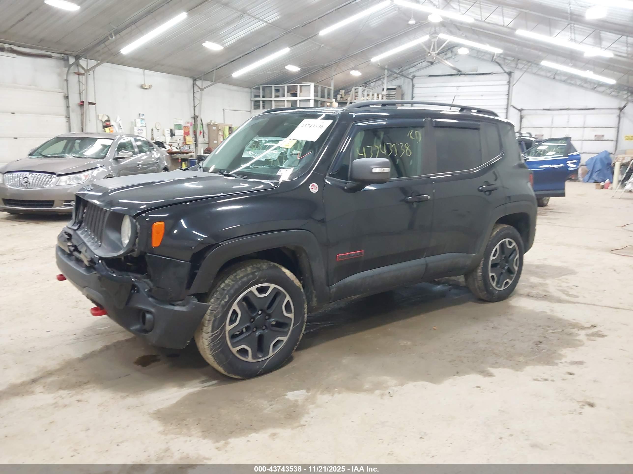 JEEP RENEGADE image 2