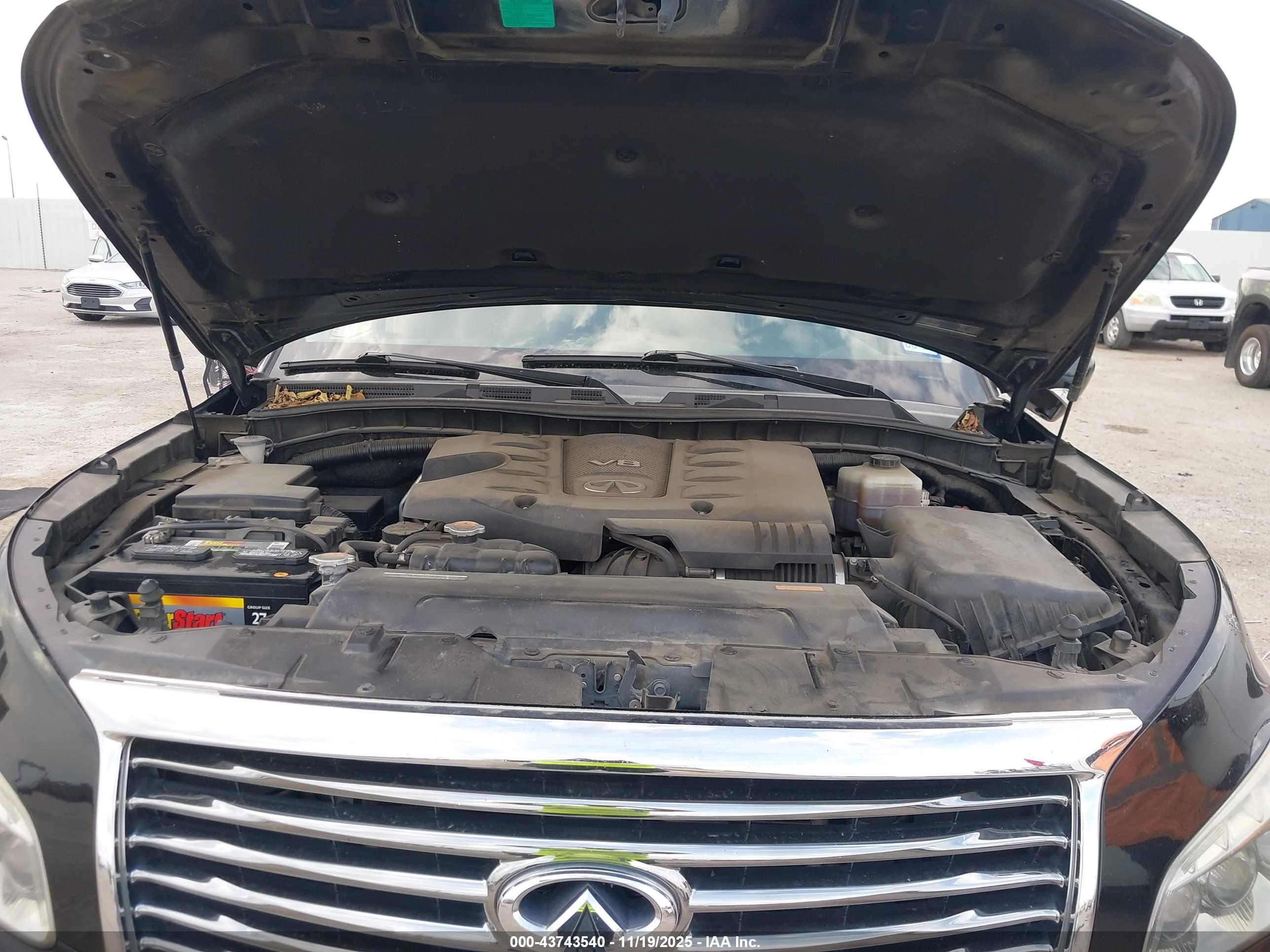 INFINITI QX56 image 10
