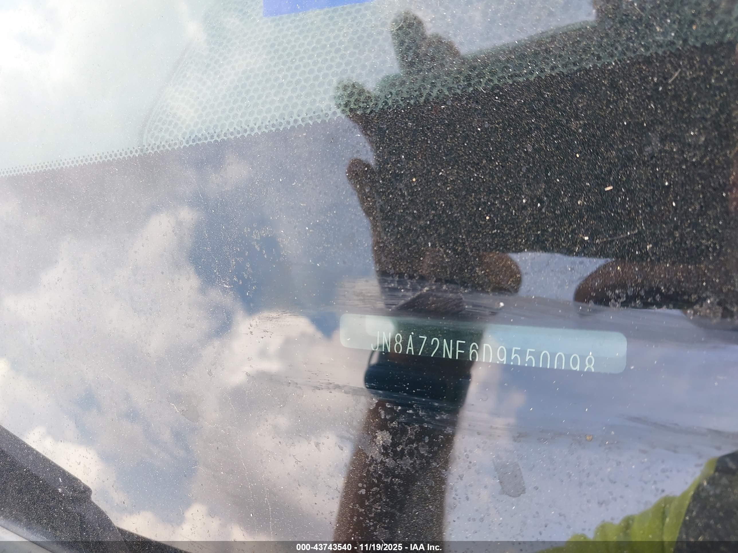 INFINITI QX56 image 9