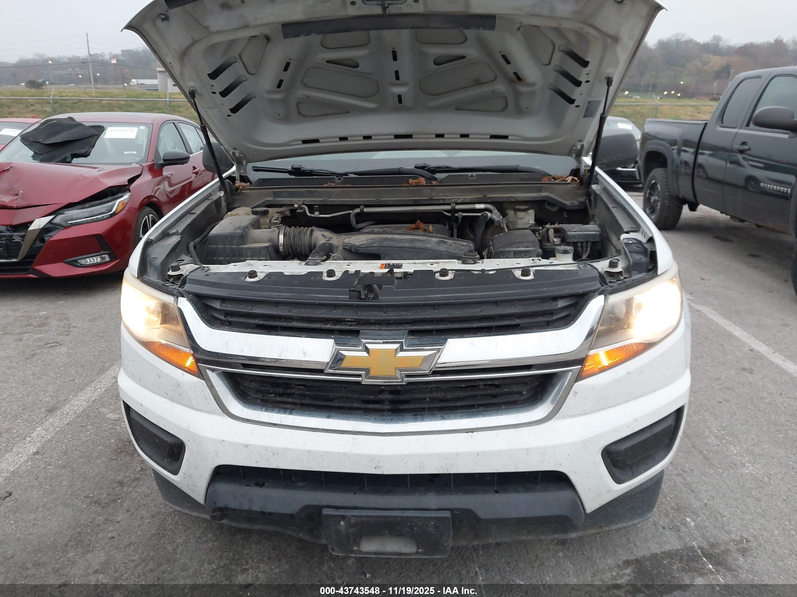 CHEVROLET COLORADO image 10