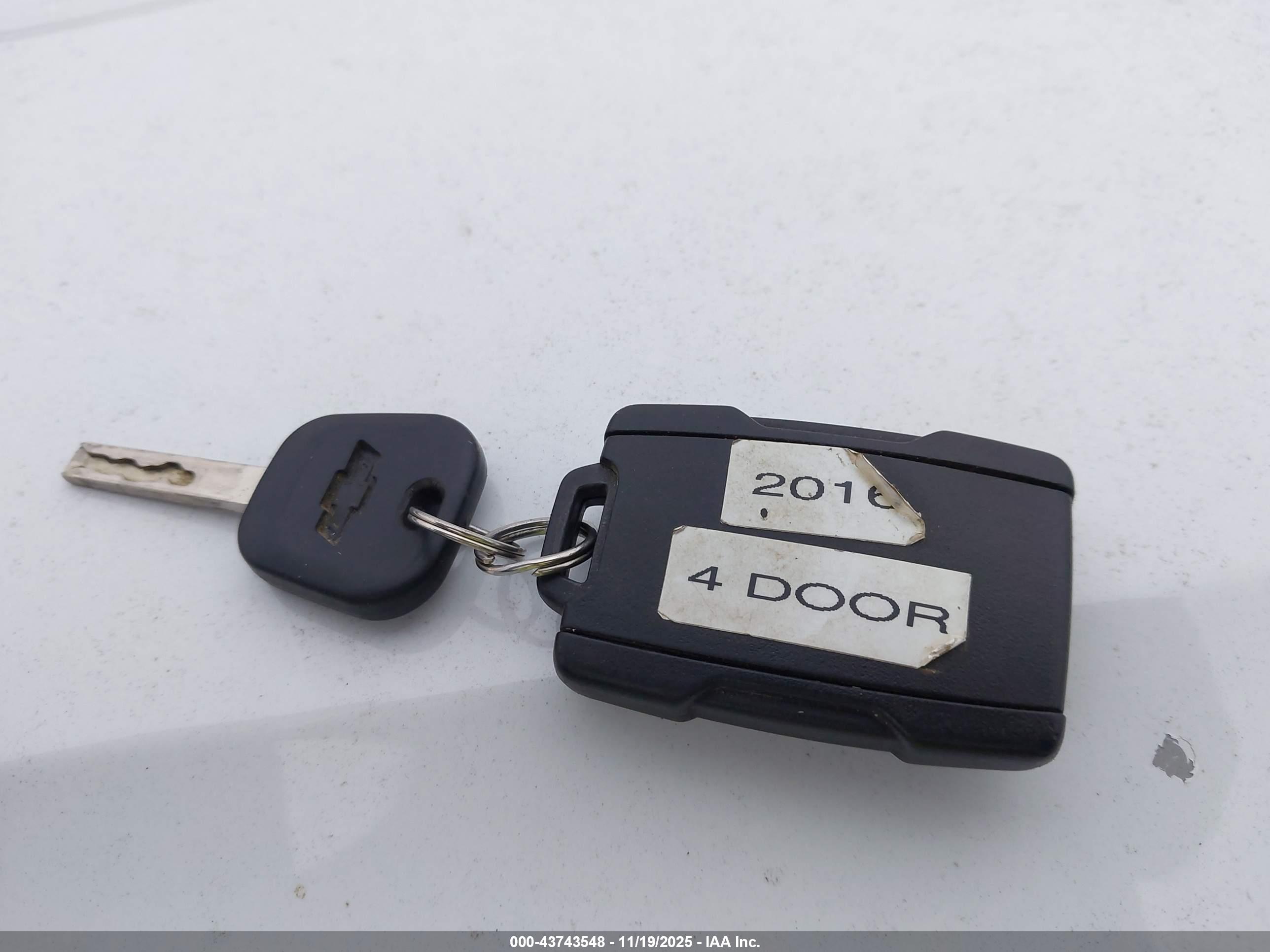 CHEVROLET COLORADO image 11