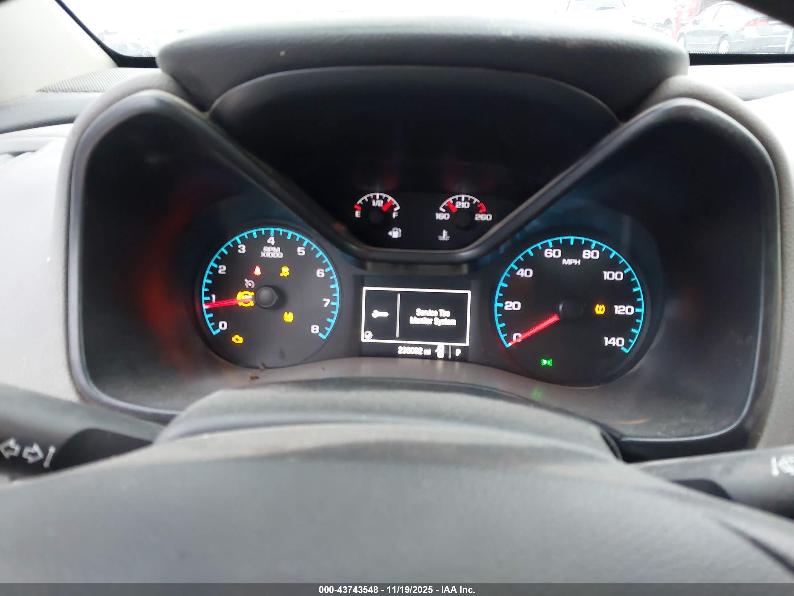 CHEVROLET COLORADO image 7