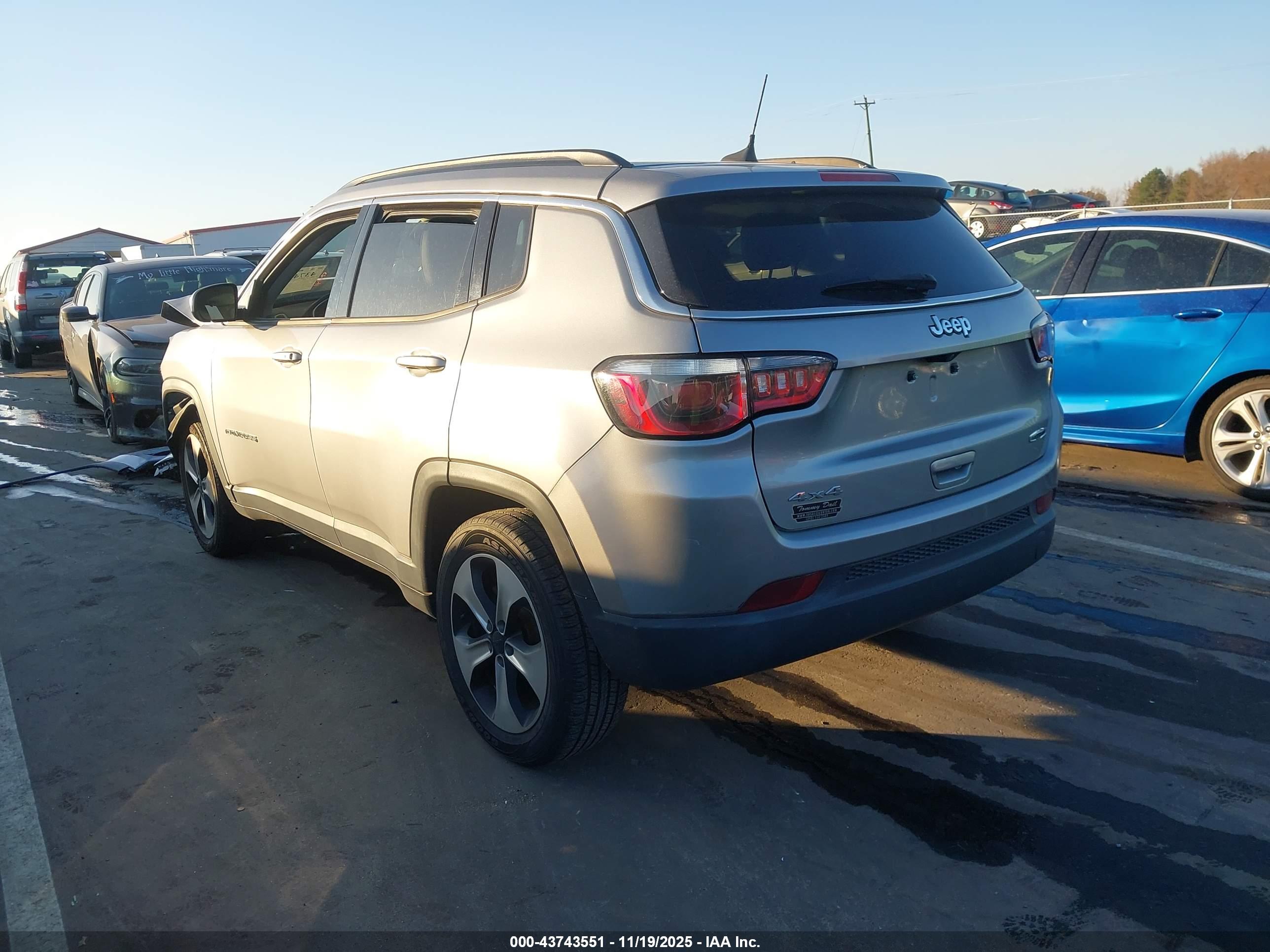 JEEP COMPASS image 3