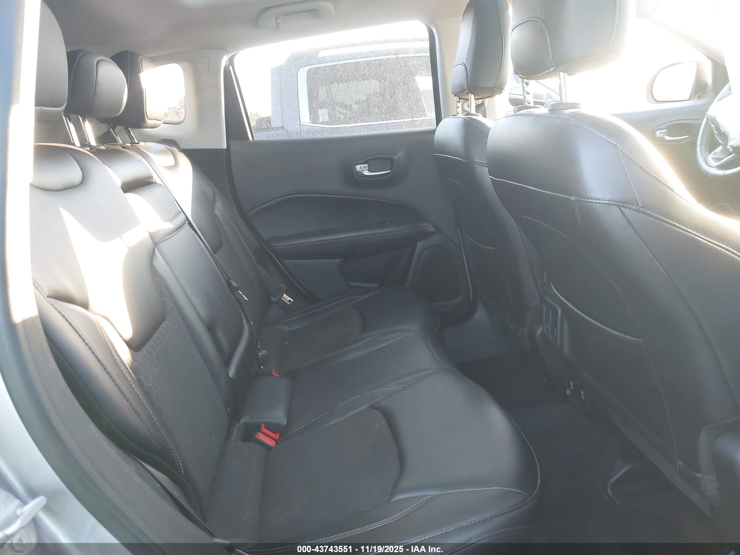 JEEP COMPASS image 8