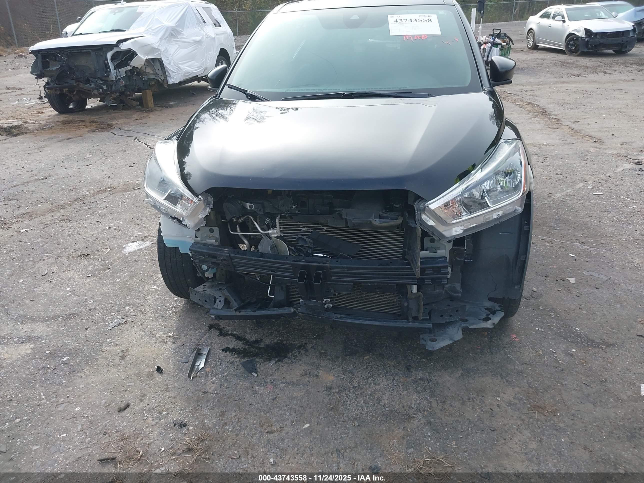 NISSAN KICKS image 6