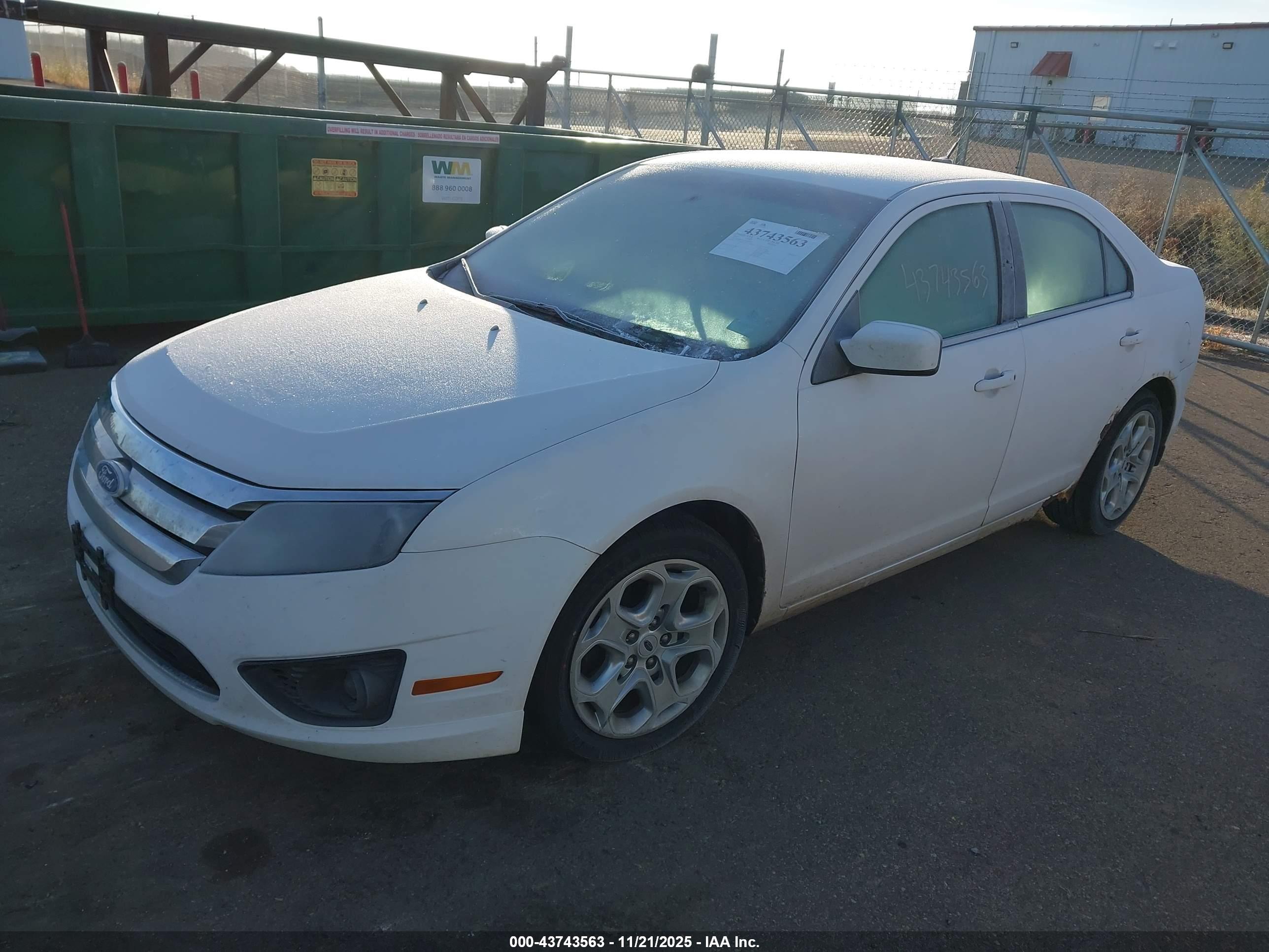 FORD FUSION image 2