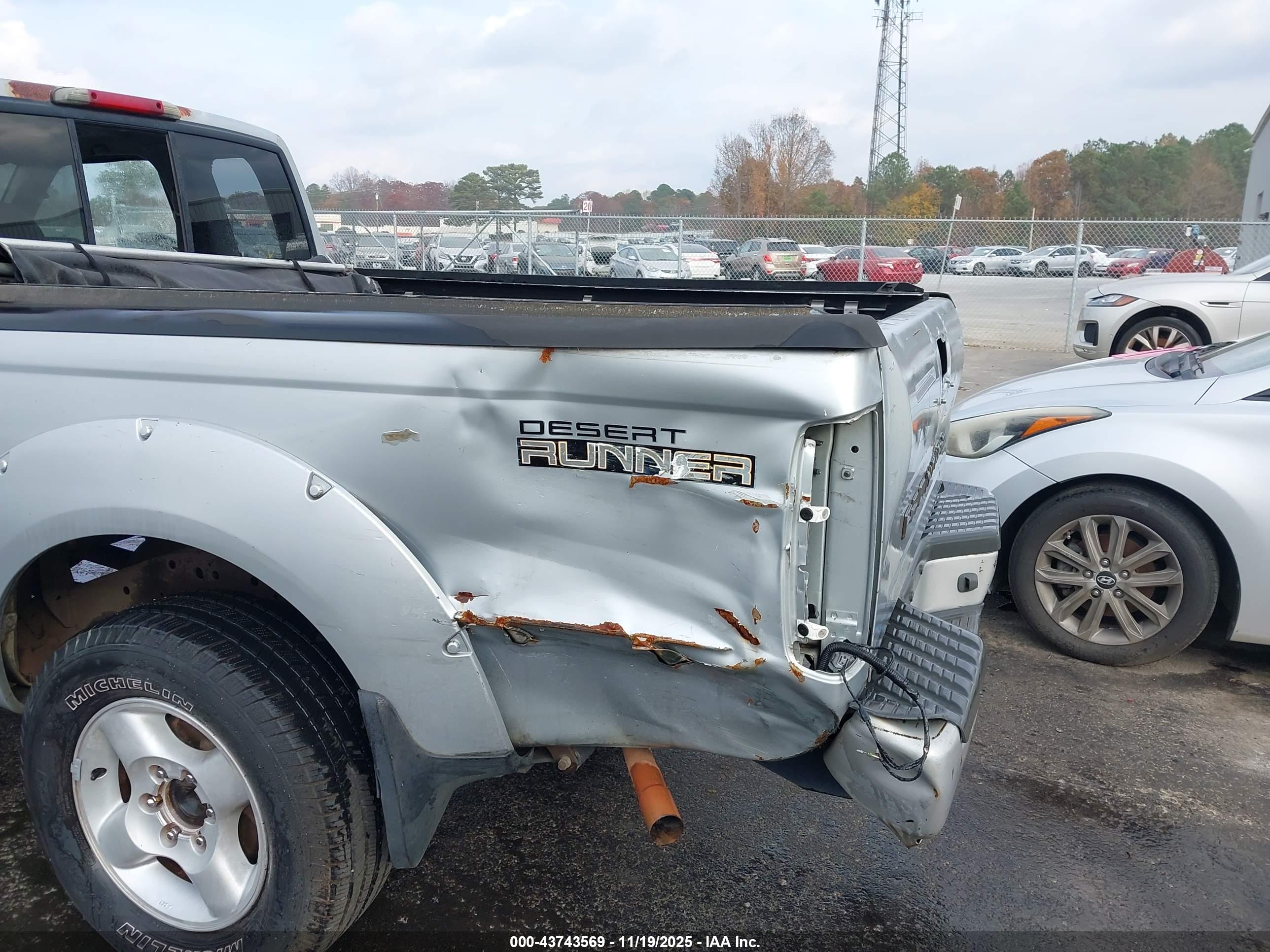 NISSAN FRONTIER image 6