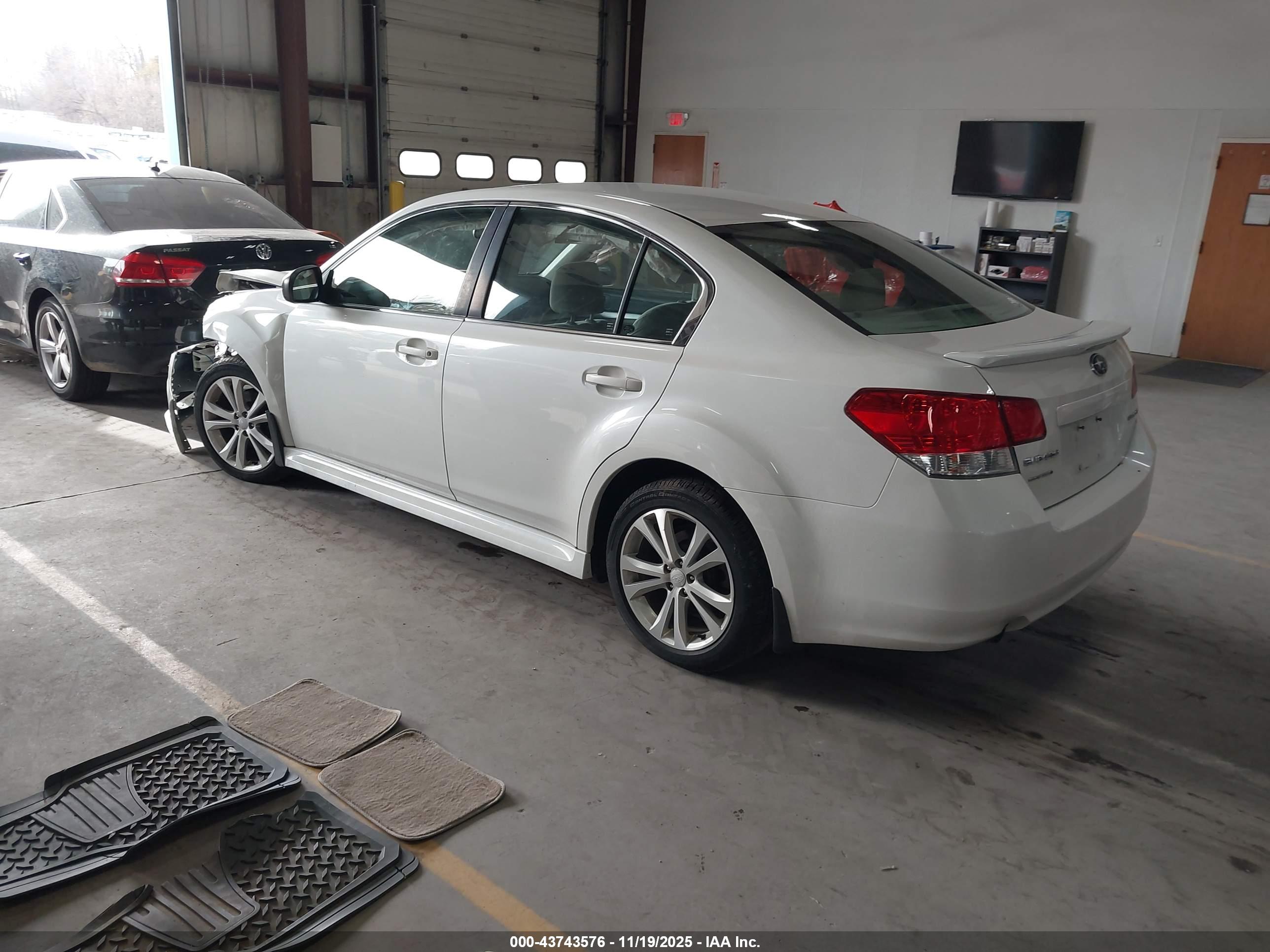 SUBARU LEGACY image 3