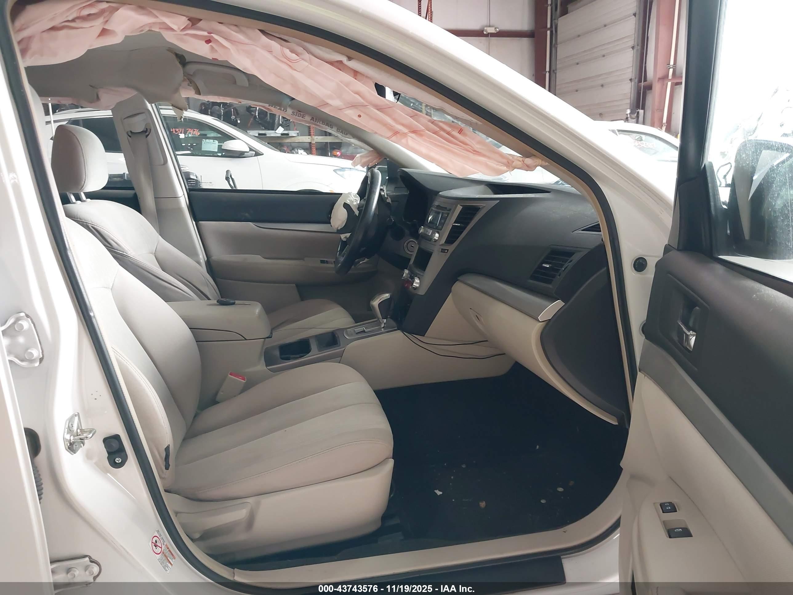 SUBARU LEGACY image 5