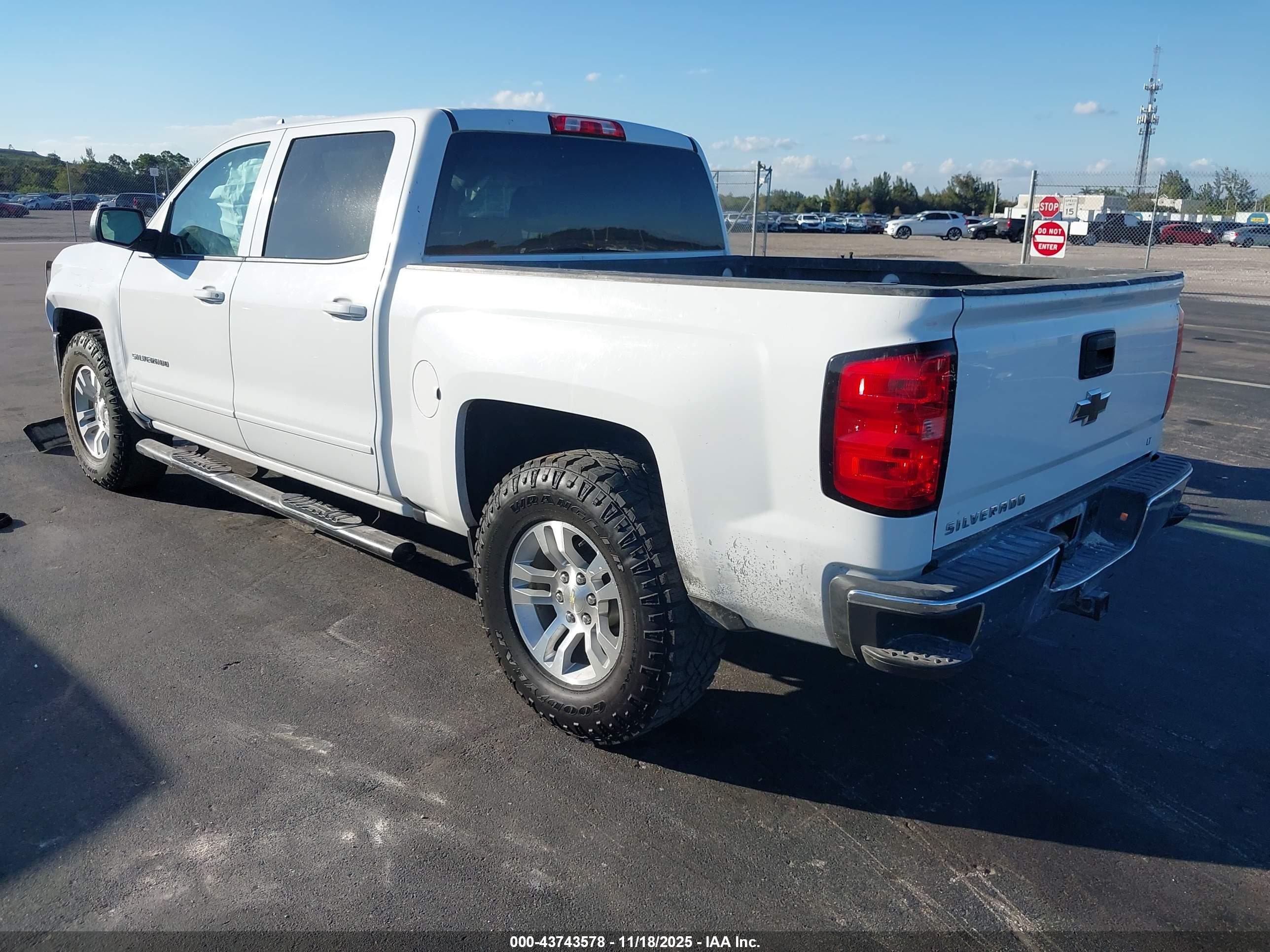 CHEVROLET SILVERADO image 3