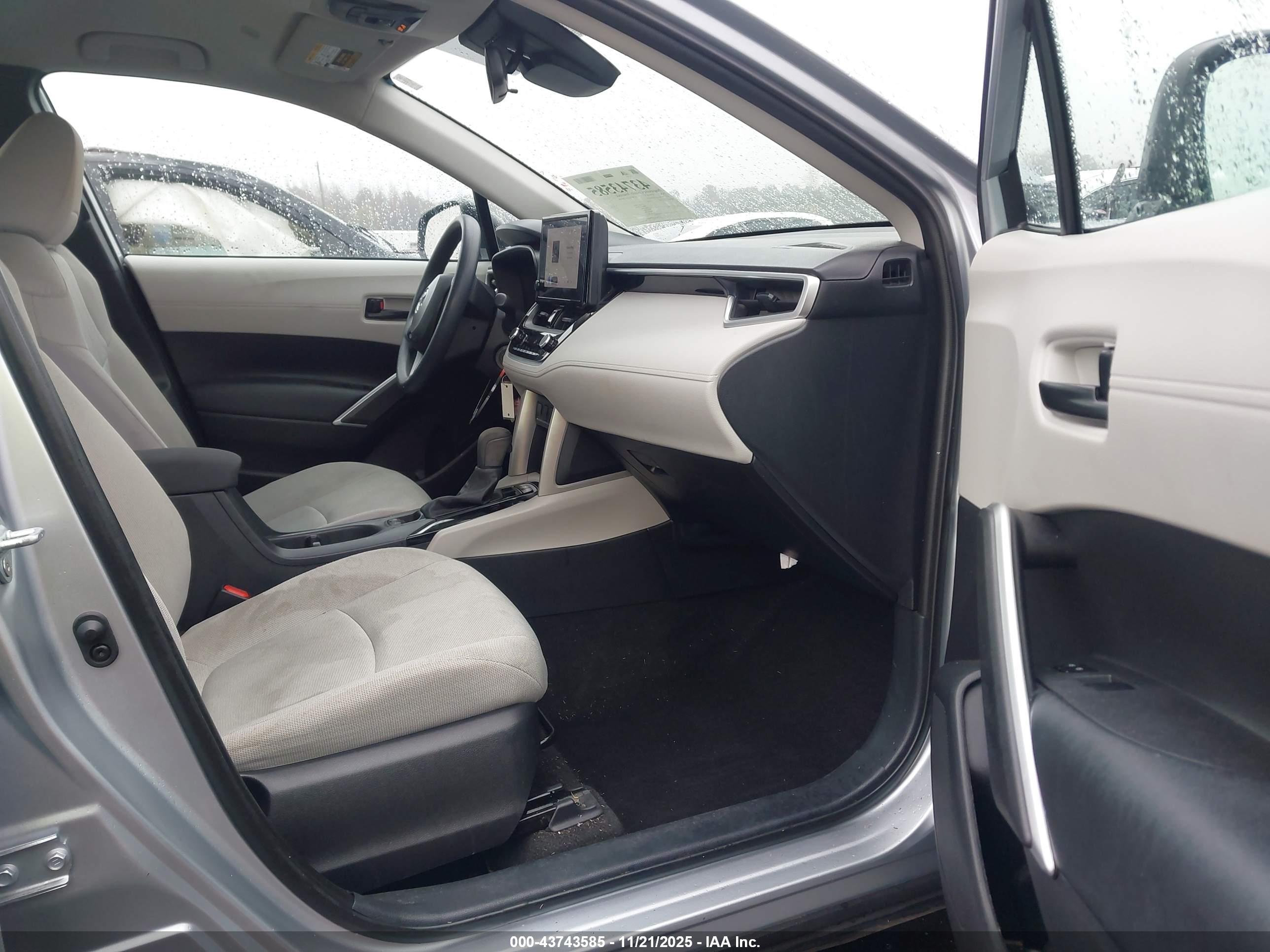 TOYOTA COROLLA image 5