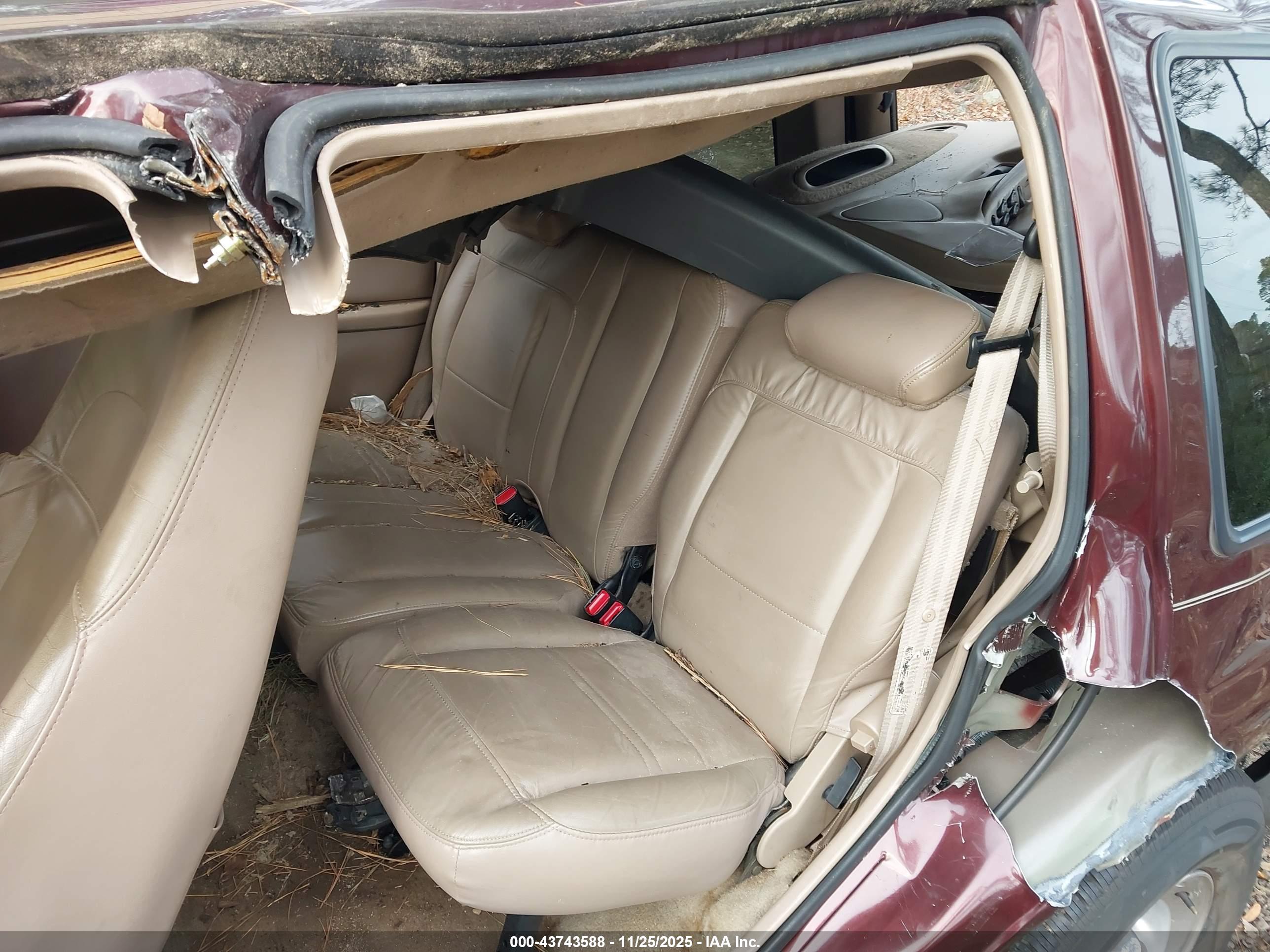 FORD EXPLORER image 8