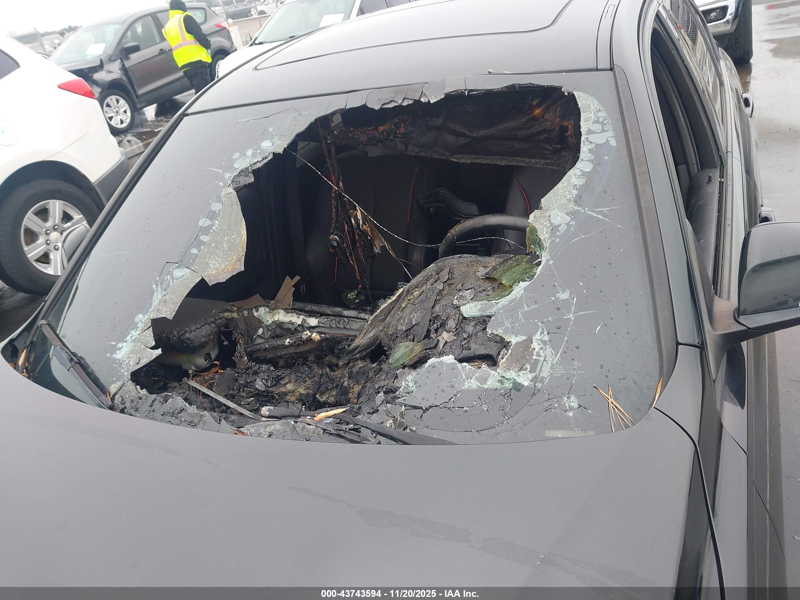 BMW 335I image 6