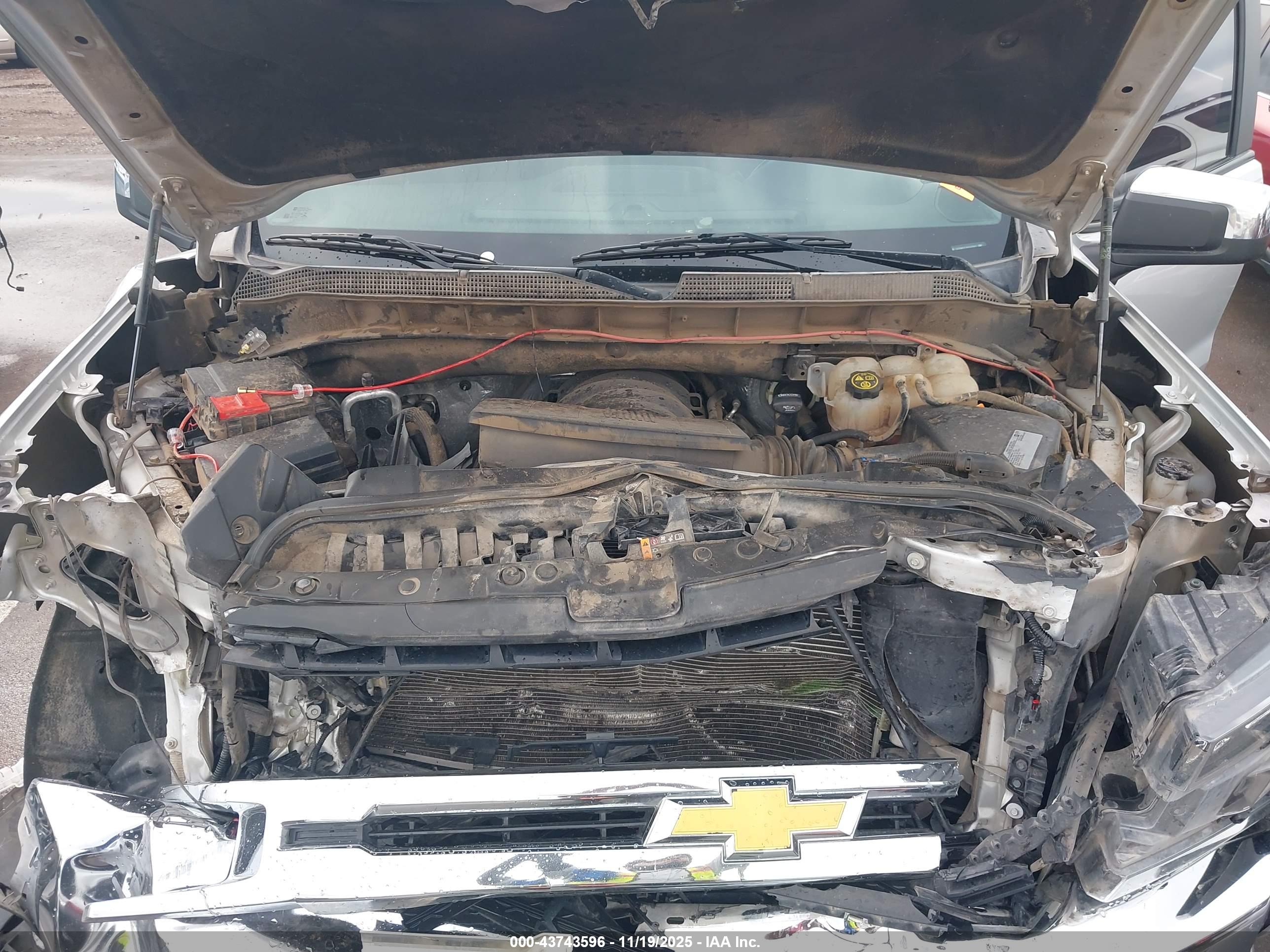 CHEVROLET SILVERADO image 10