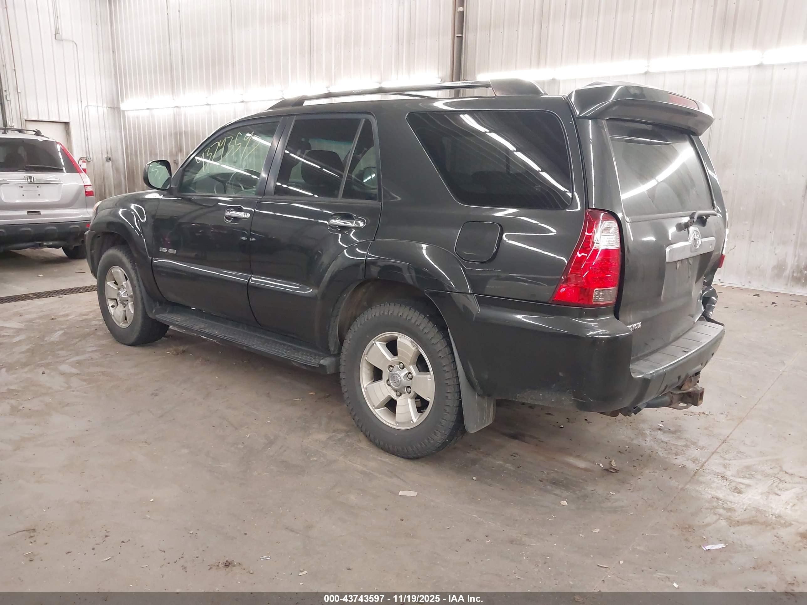 TOYOTA 4RUNNER image 3
