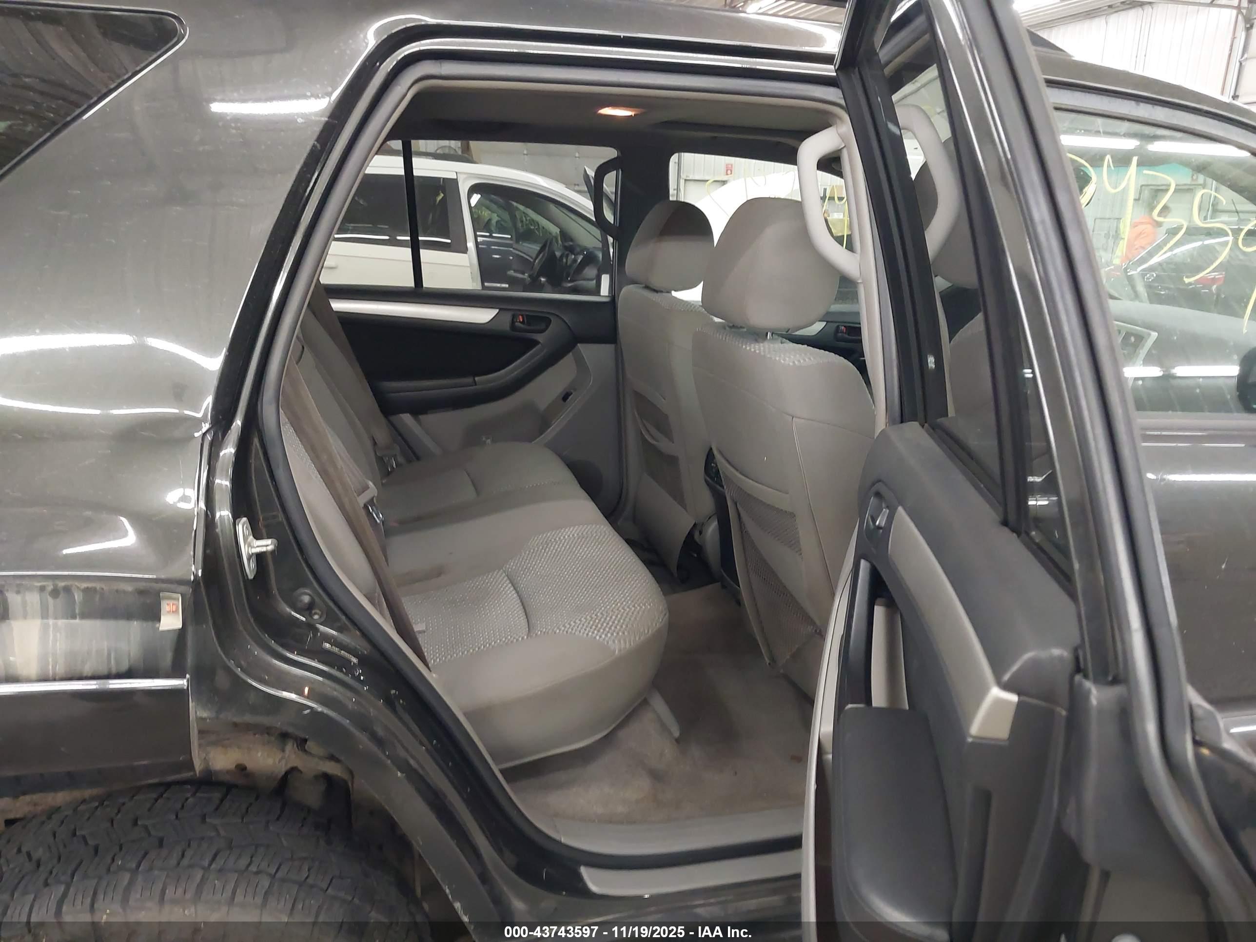 TOYOTA 4RUNNER image 8