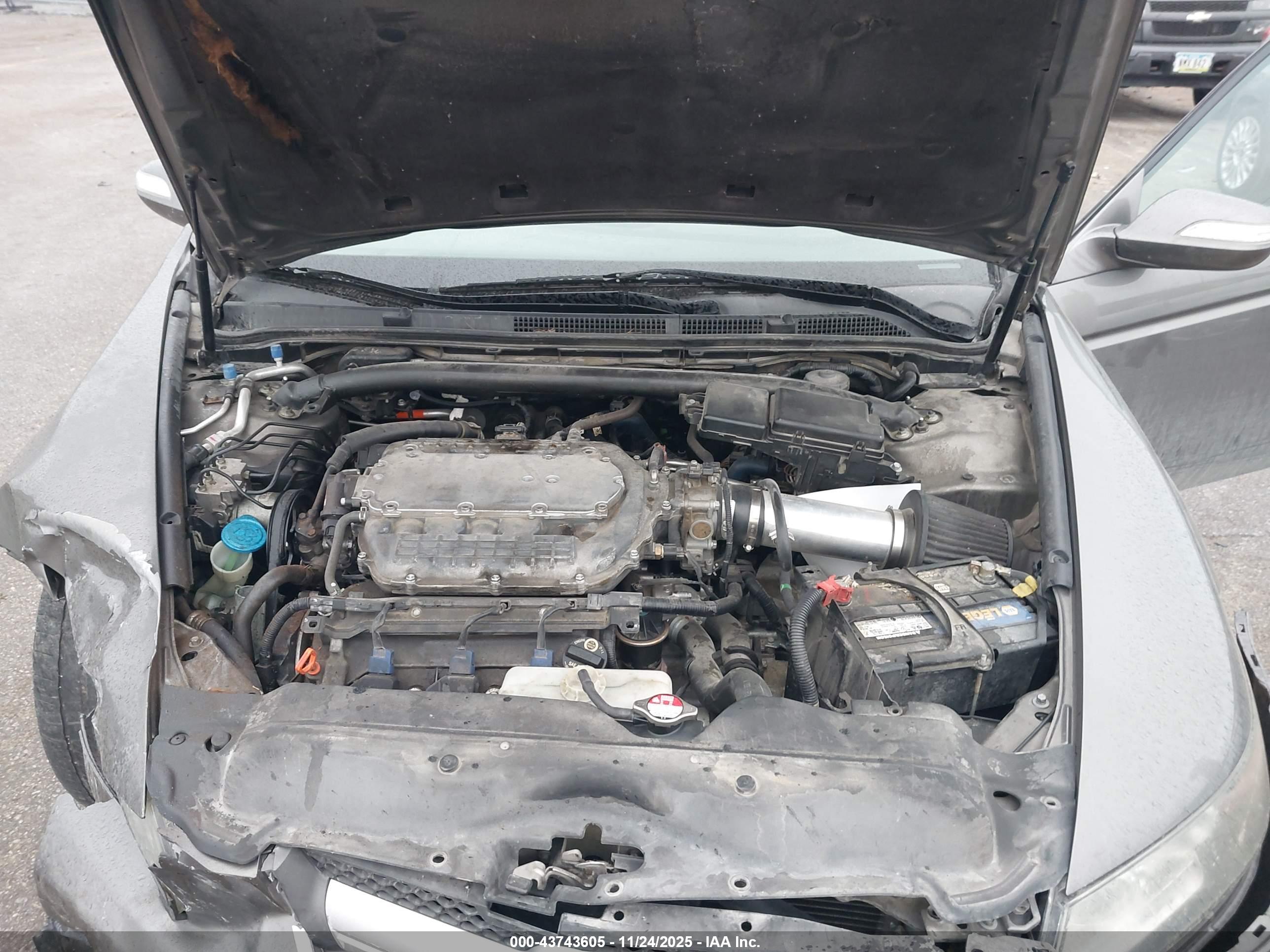 ACURA TL image 10